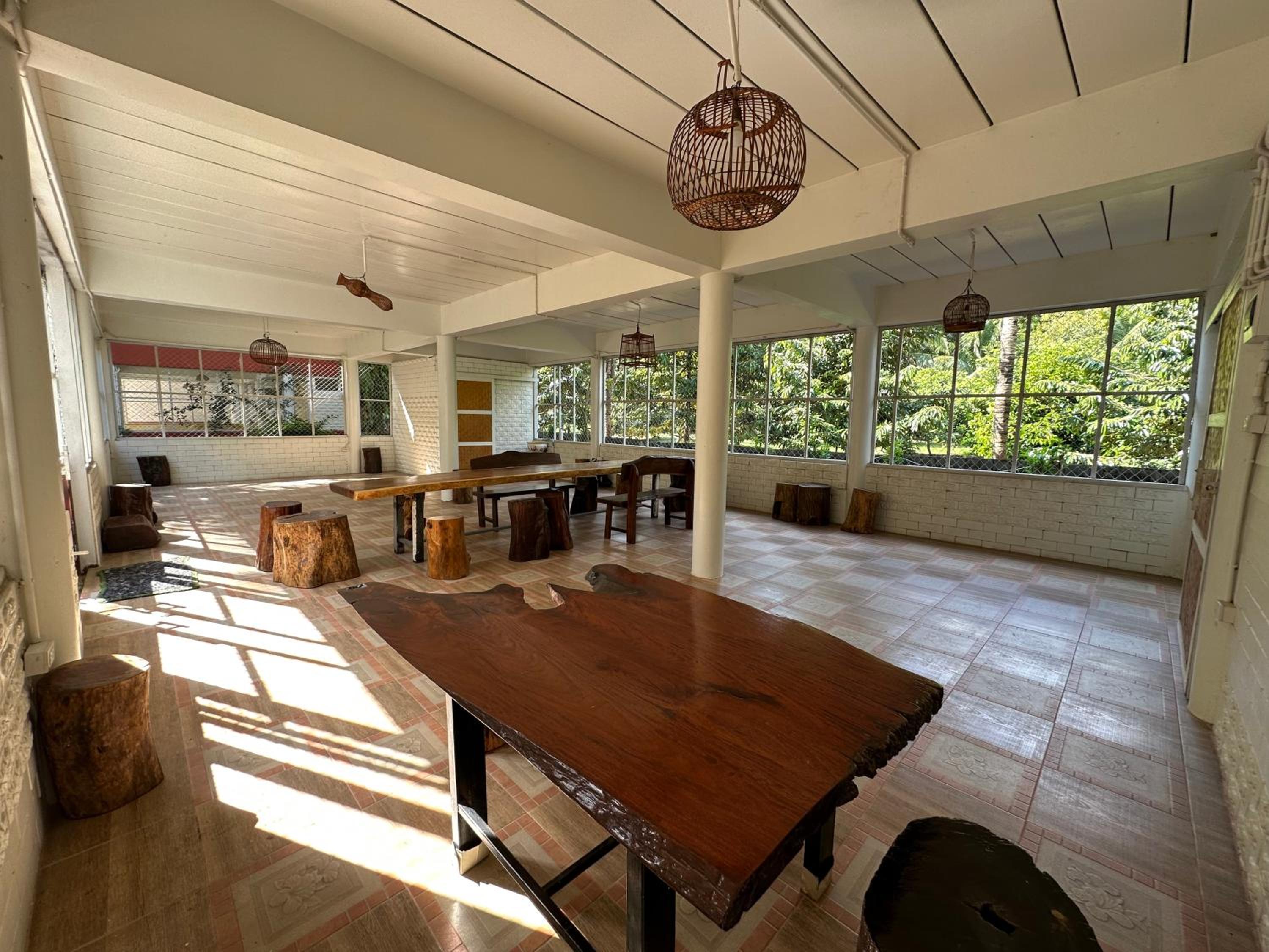 Family Room with Garden View - Photo 4