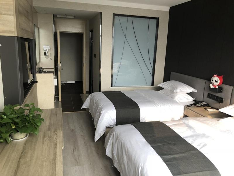 Deluxe Suite - Photo 1
