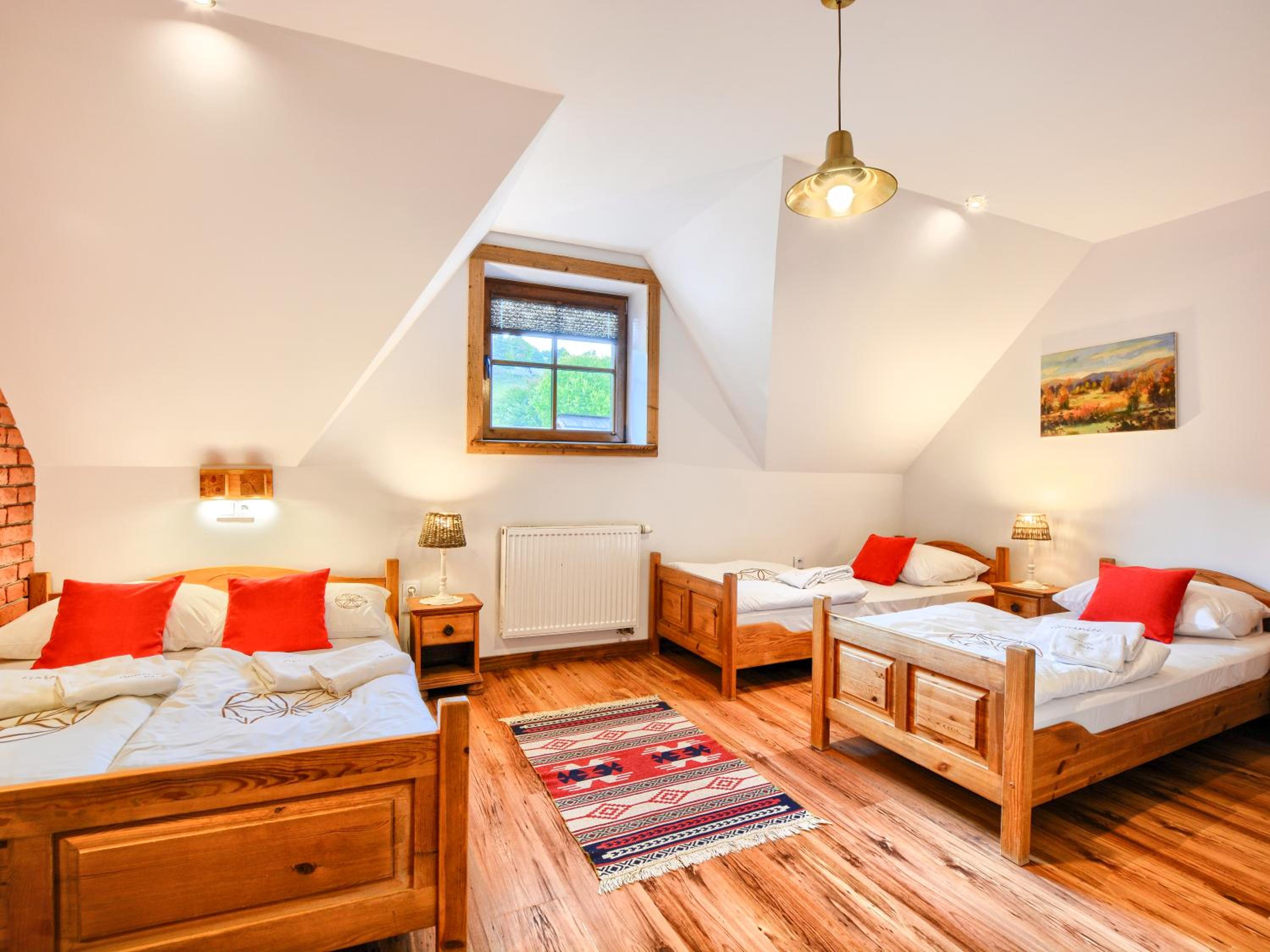 Quadruple Room with Private Bathroom - Photo 3