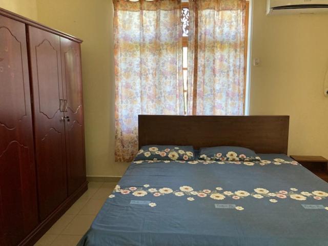 Three-Bedroom House photo 1