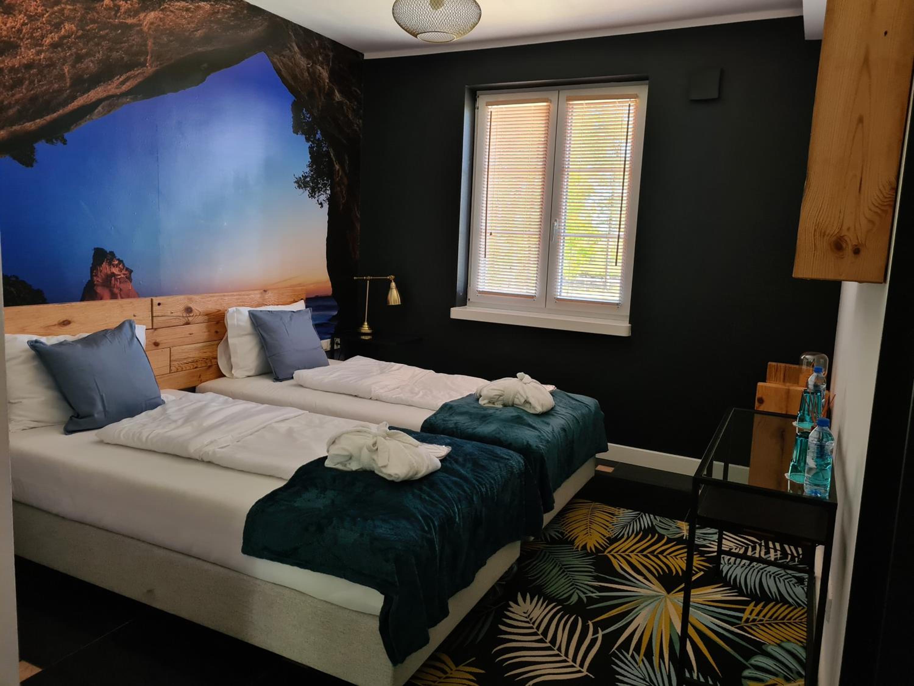 Twin Room - Photo 4
