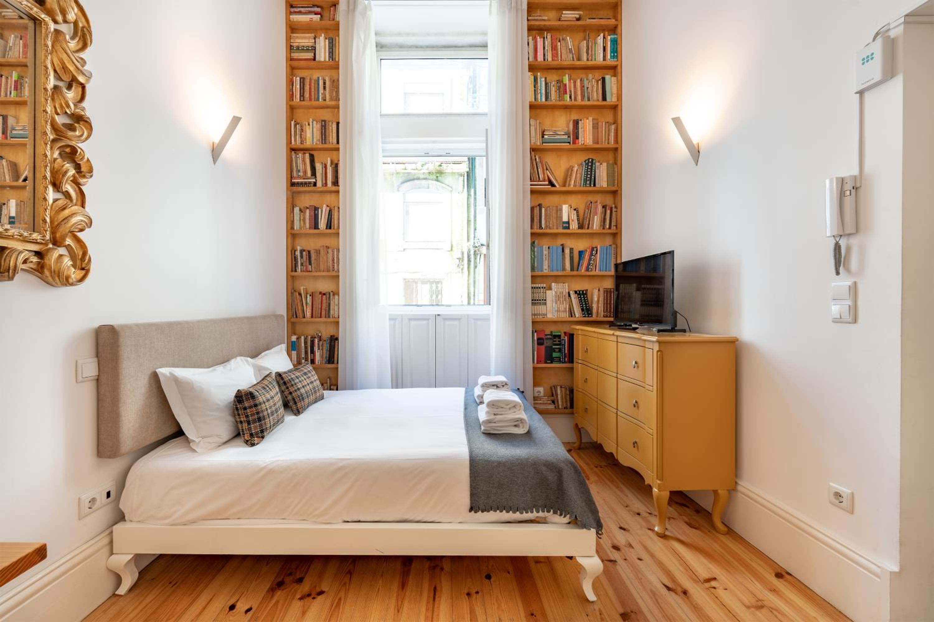 Apartment - Ground Floor - Photo 1