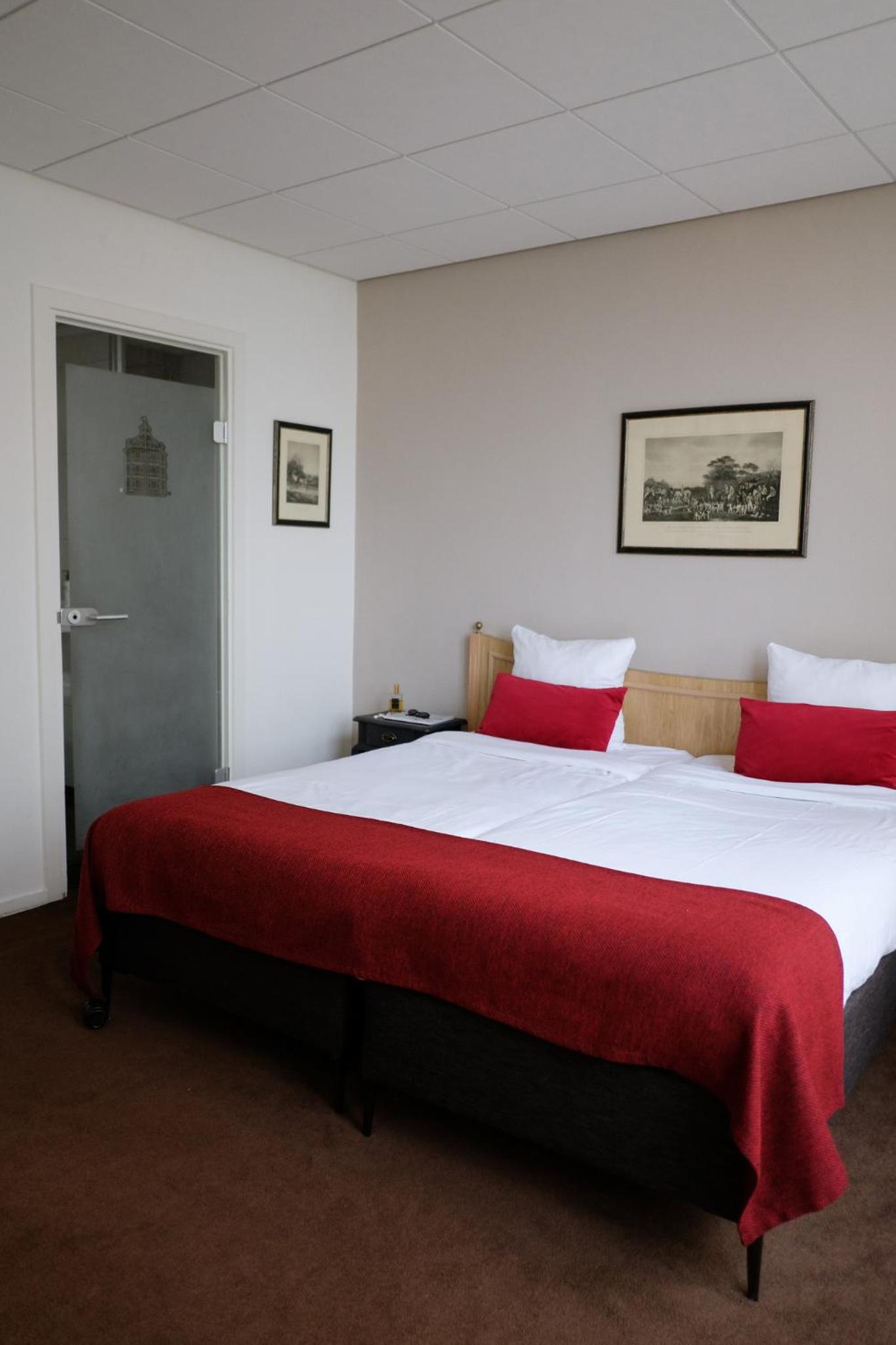 Economy Twin Room - Photo 1