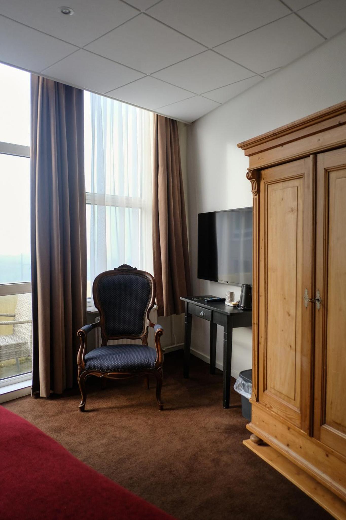 Economy Twin Room - Photo 2