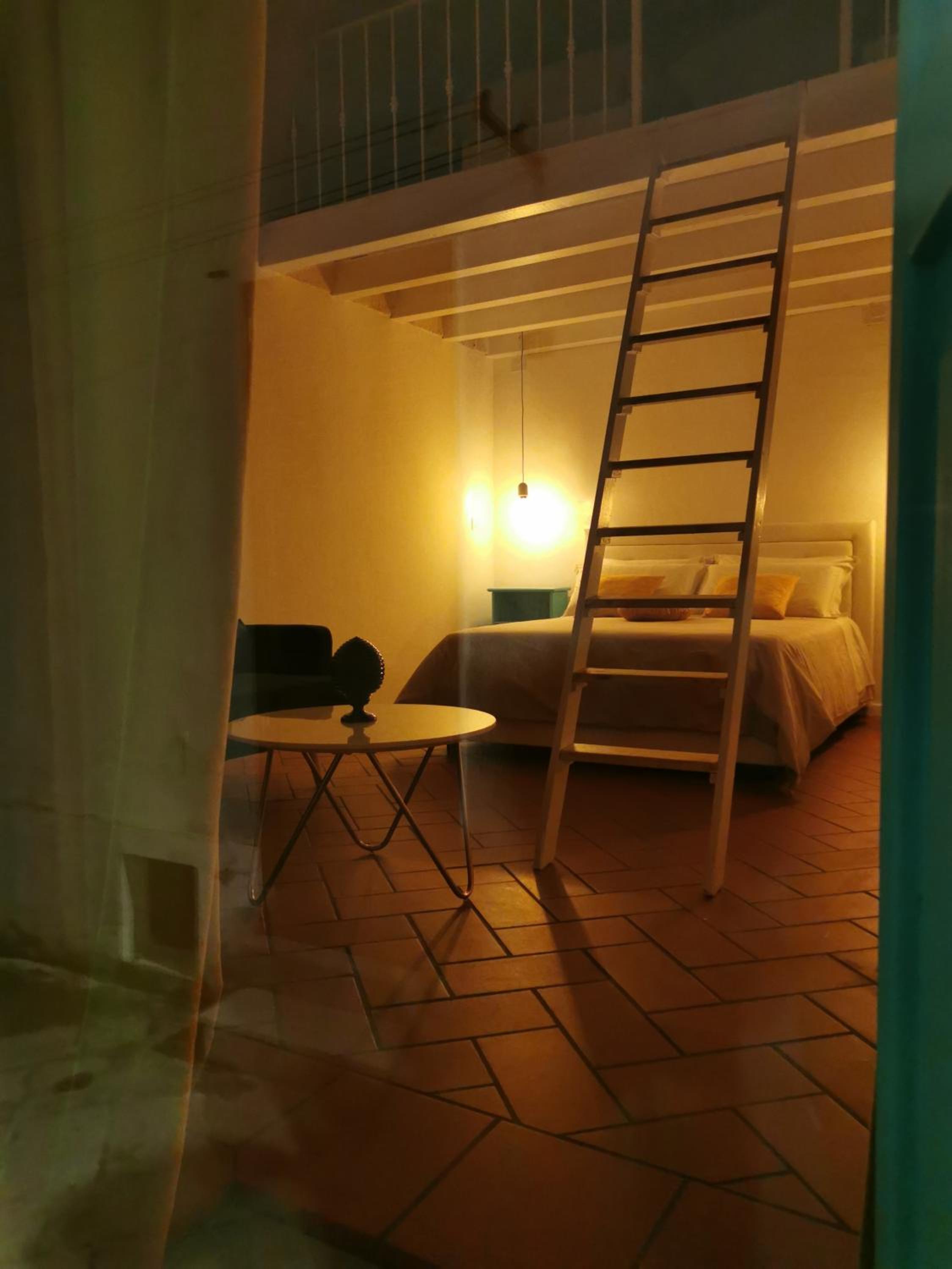 Deluxe Room - Photo 17