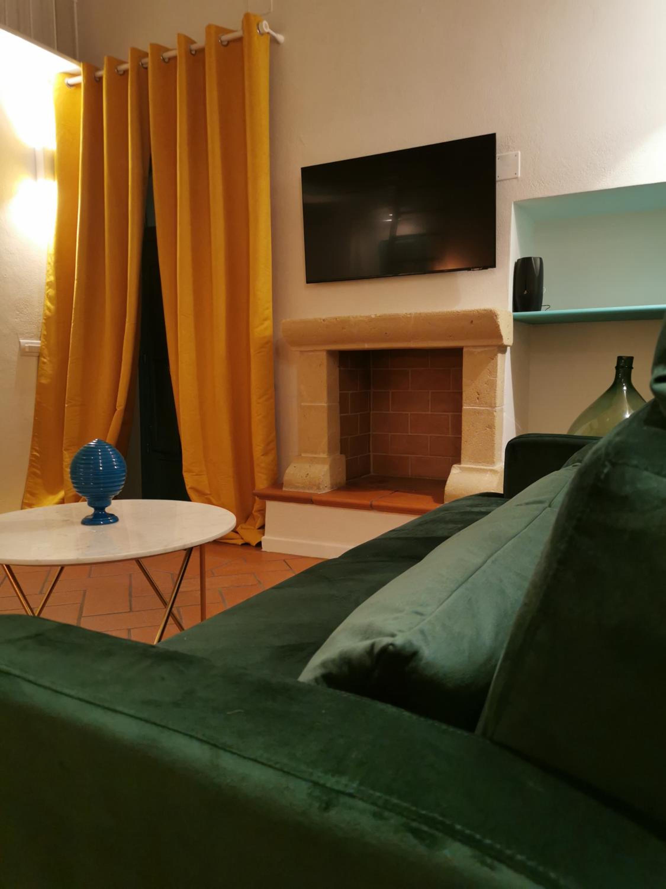 Deluxe Room - Photo 21