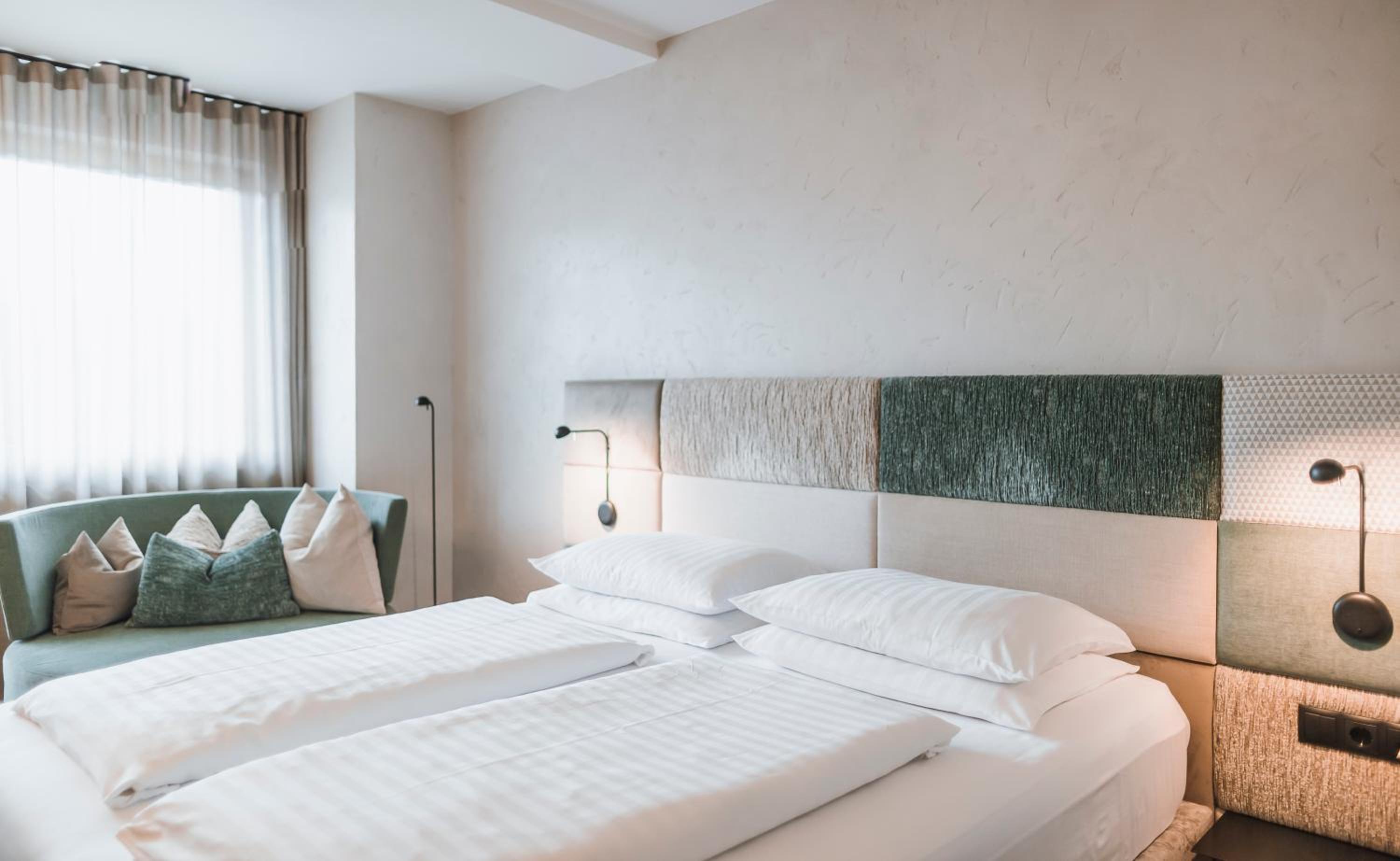 Double Room with Balcony - Photo 6