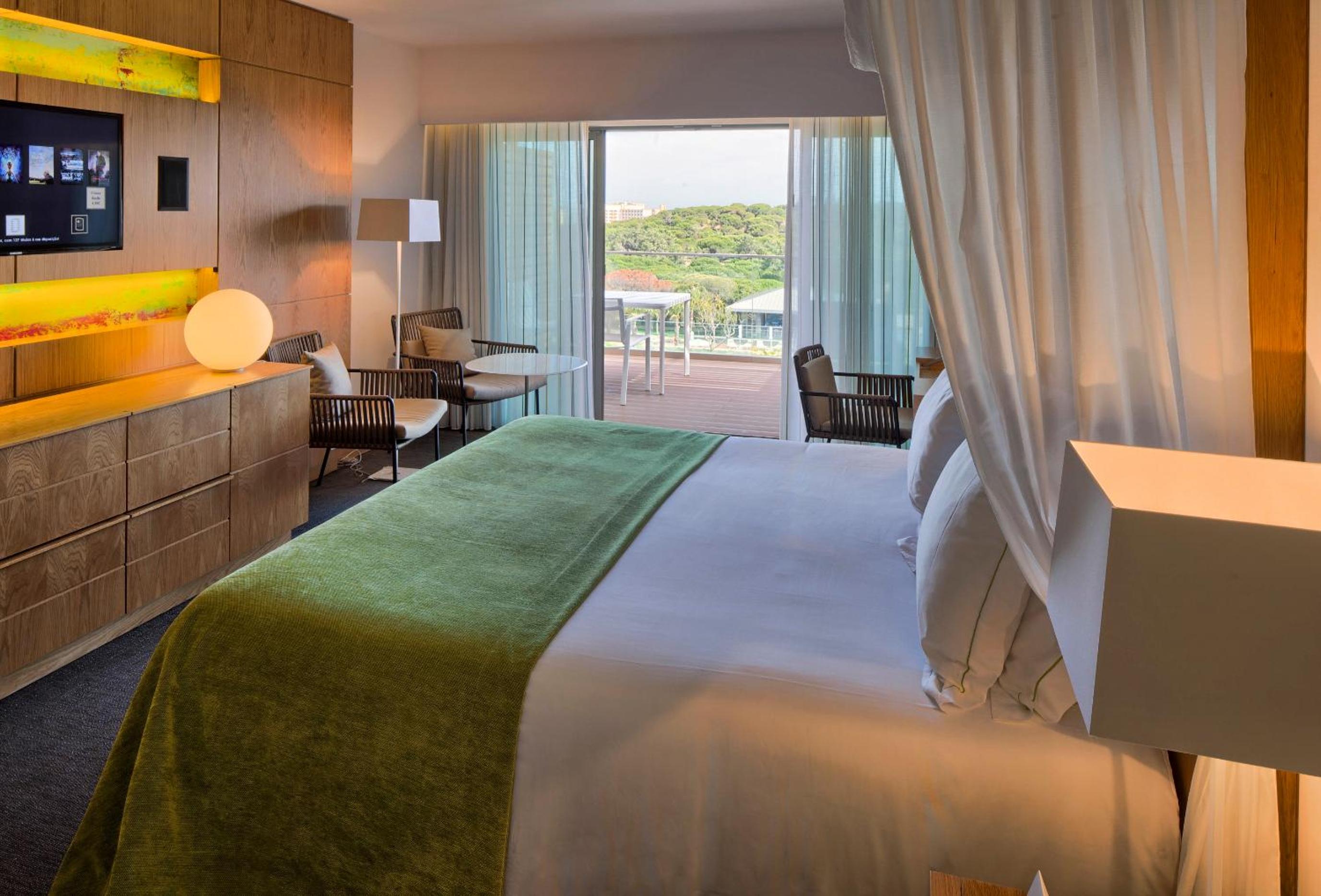Deluxe Double Or Twin Room With Pool View - New Year'S Package photo 3