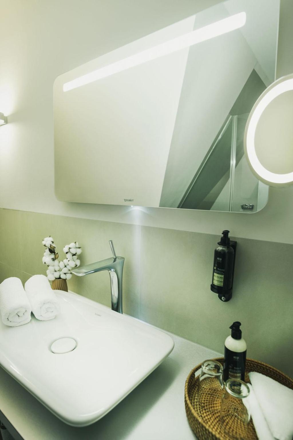 Deluxe Room - Photo 2
