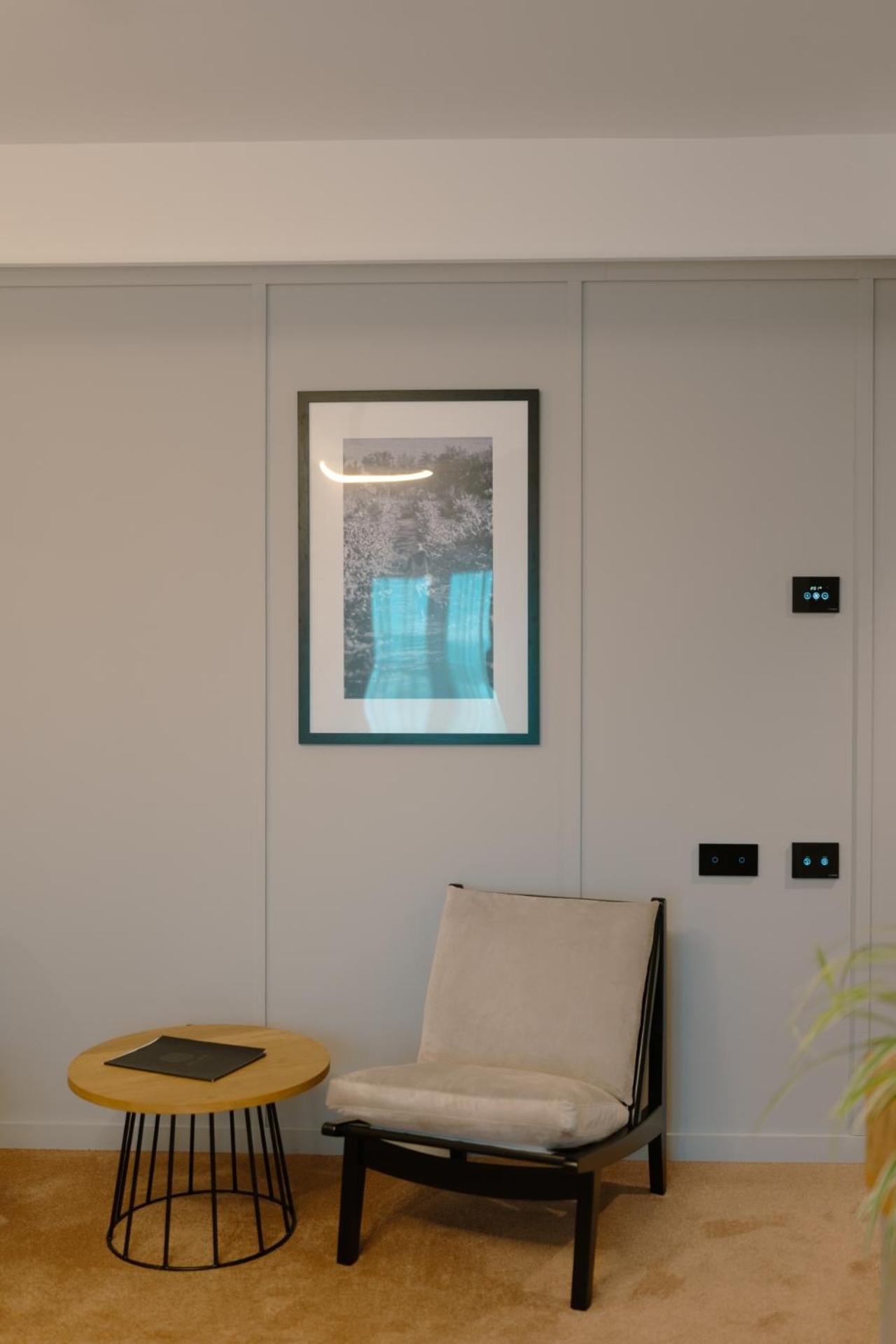 Deluxe Double or Twin Room - Photo 11