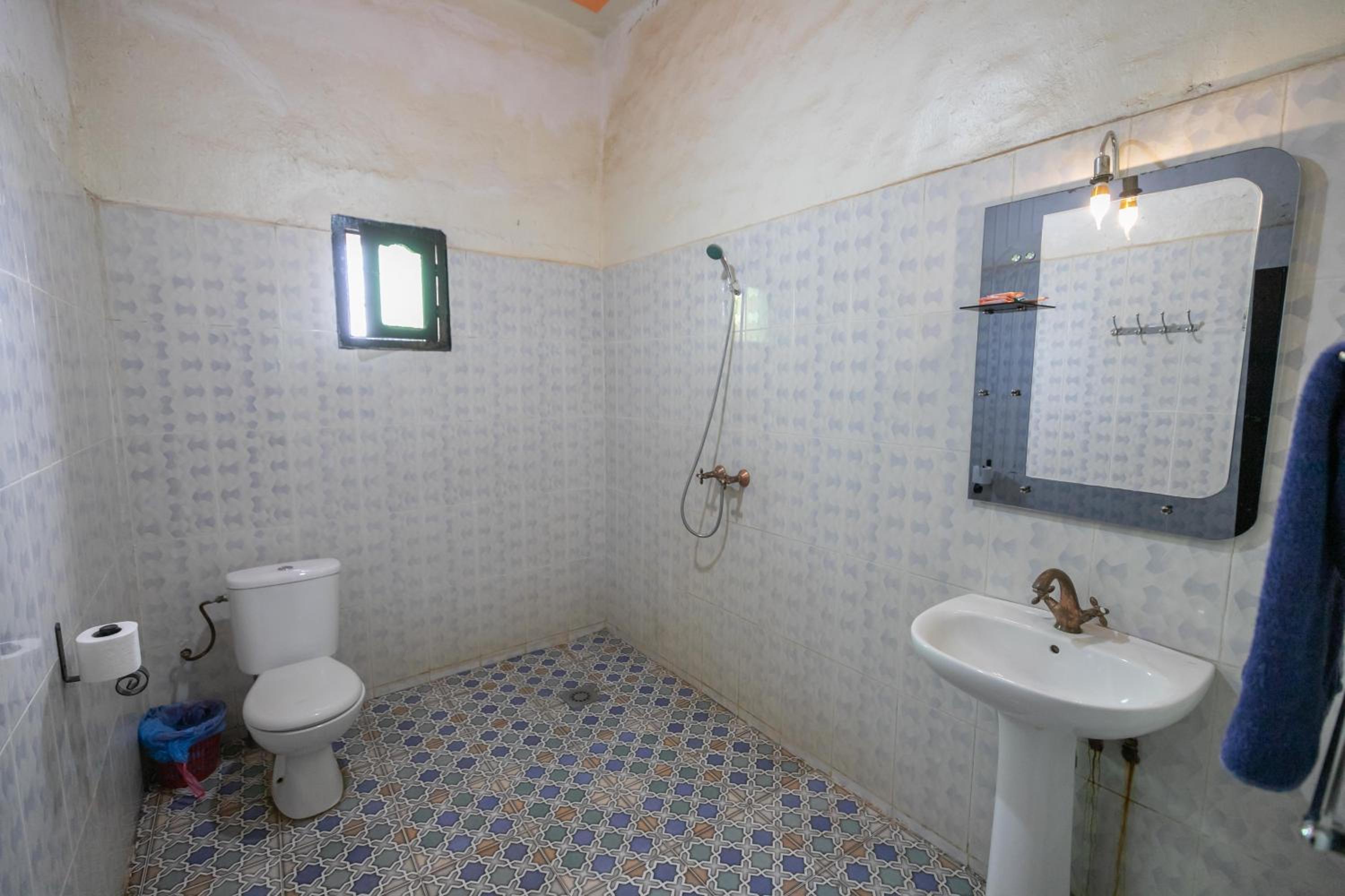 Deluxe Double or Twin Room - Photo 5