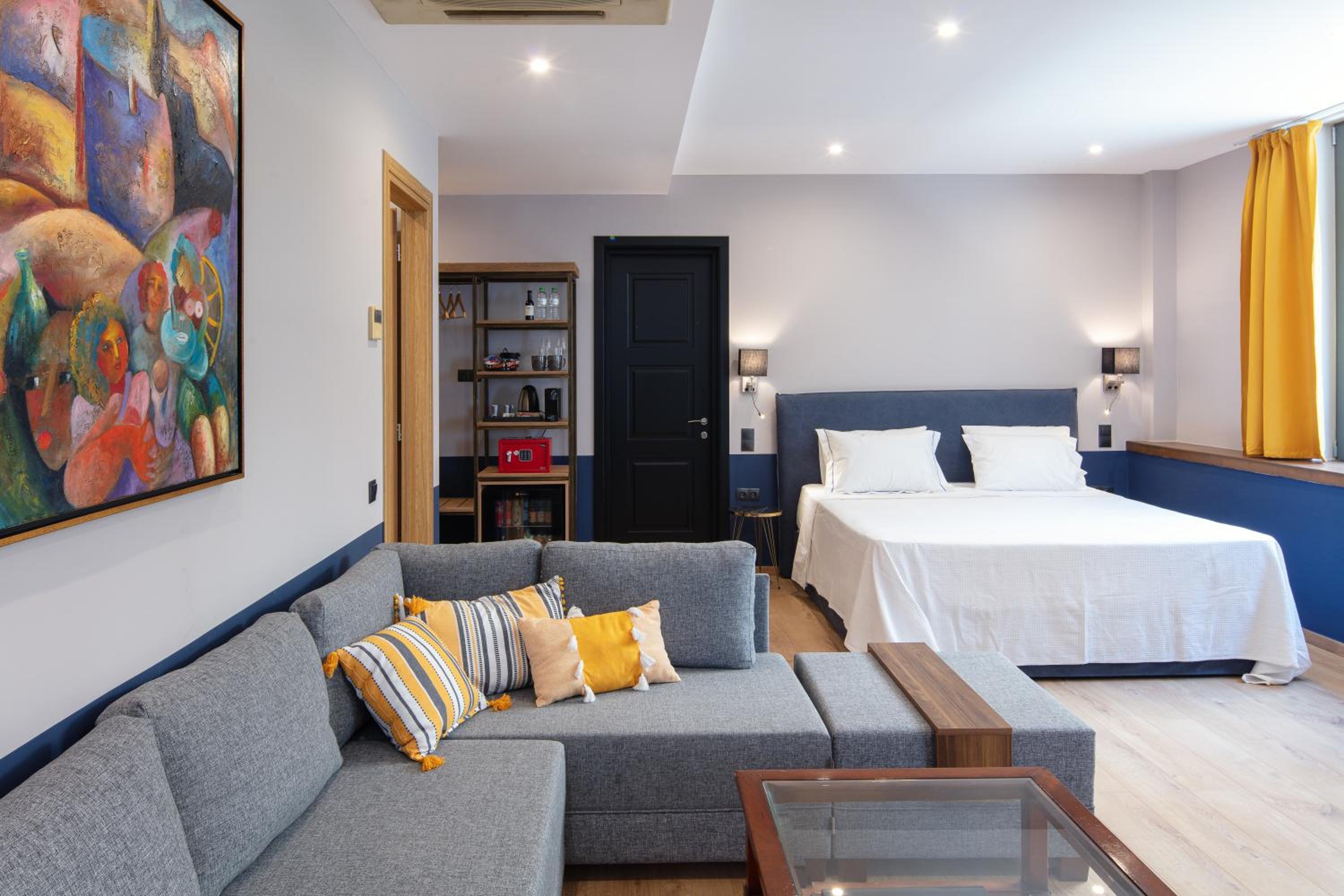 Superior Suite with City View photo 2