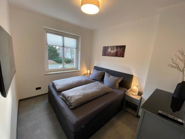 Six-Bedroom House photo 1