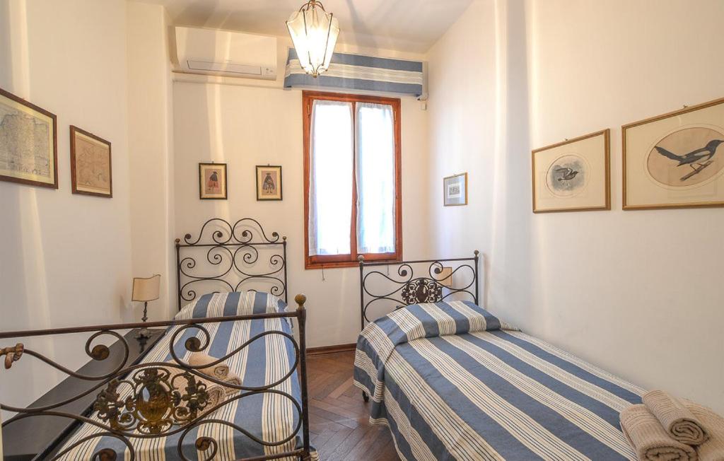 Two-Bedroom House photo 3