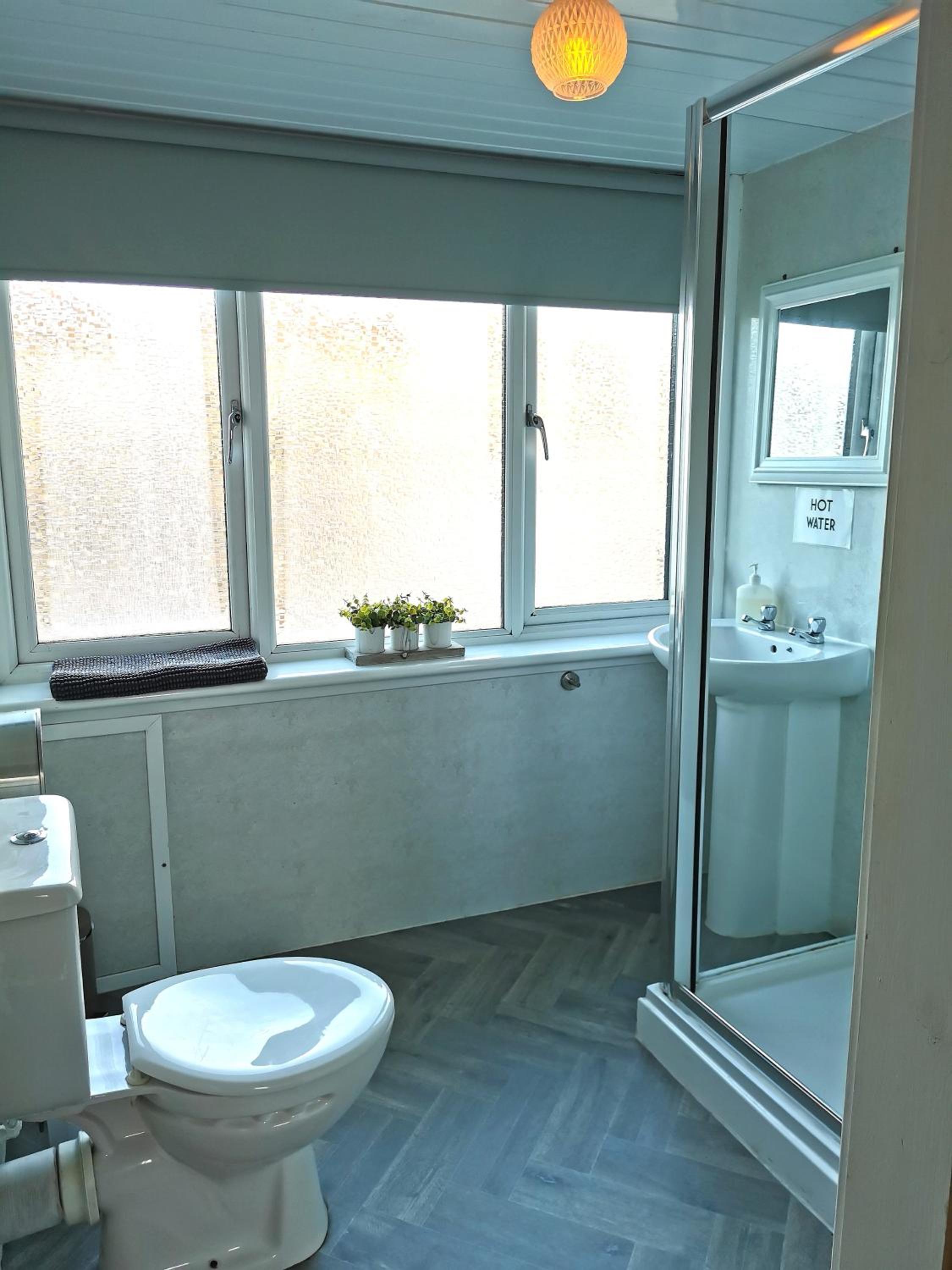 Double Room with Shared Bathroom photo 2