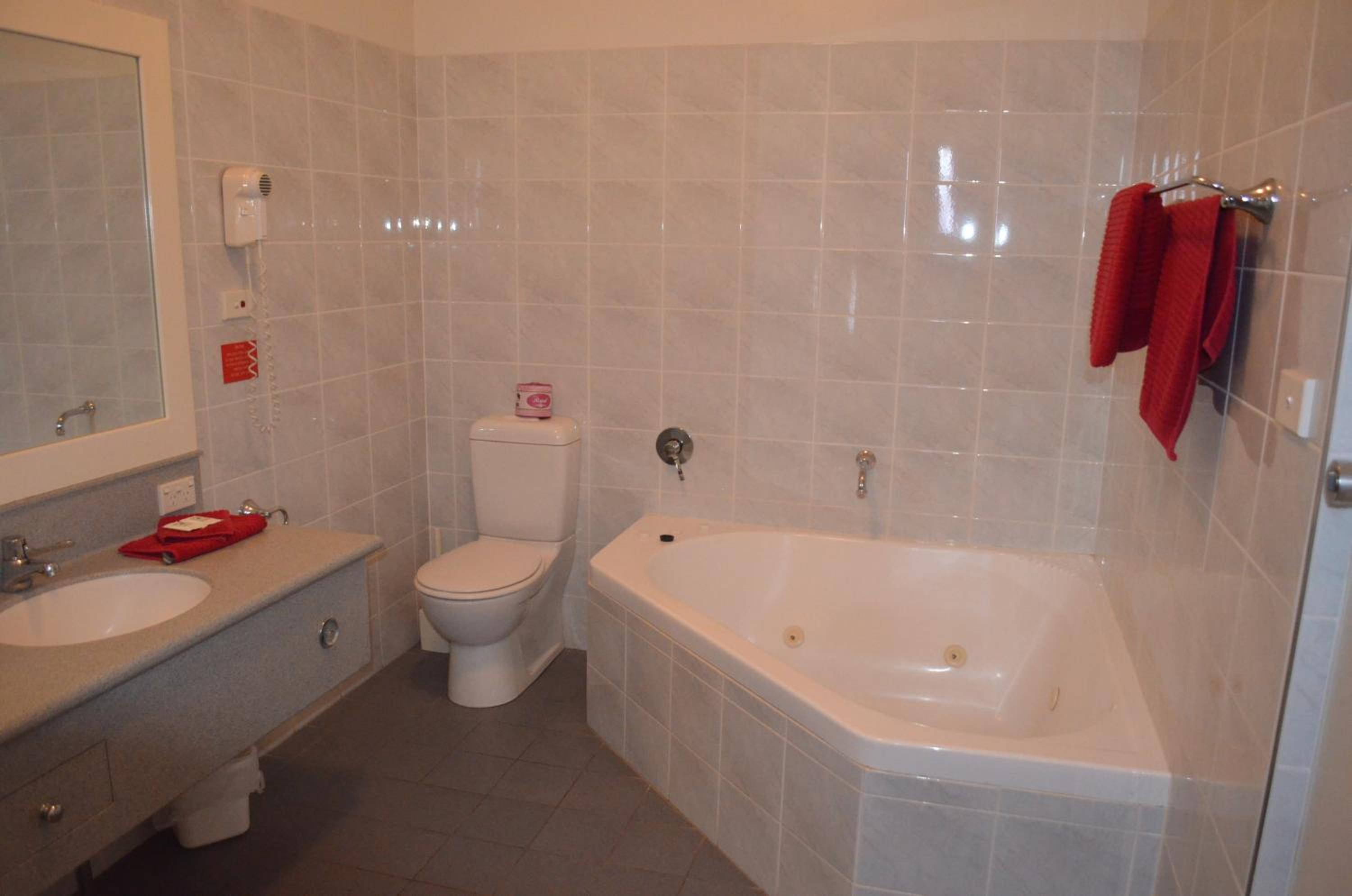 Queen Room with Spa Bath photo 2