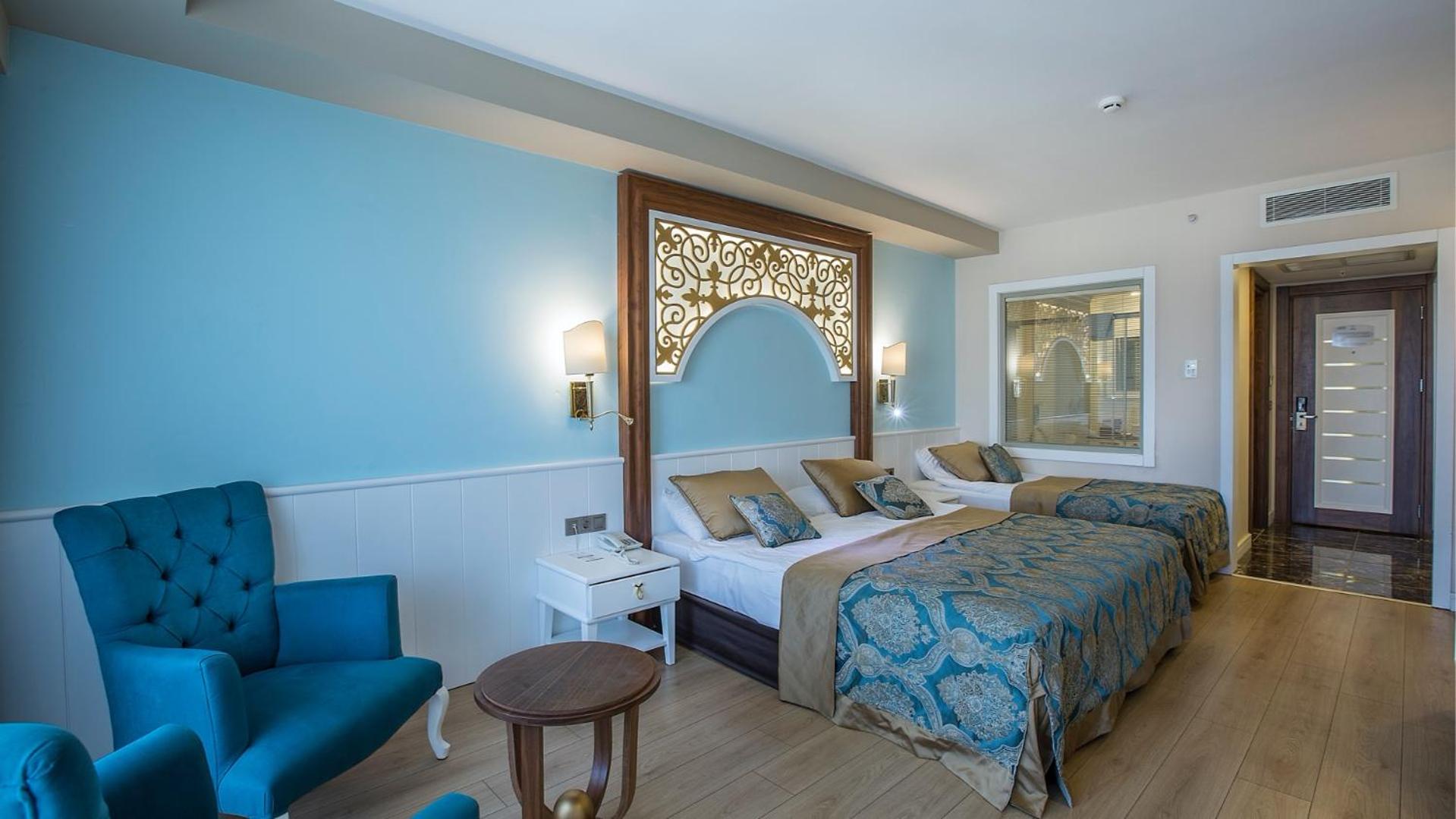 Comfort Triple Room with Shower photo 3