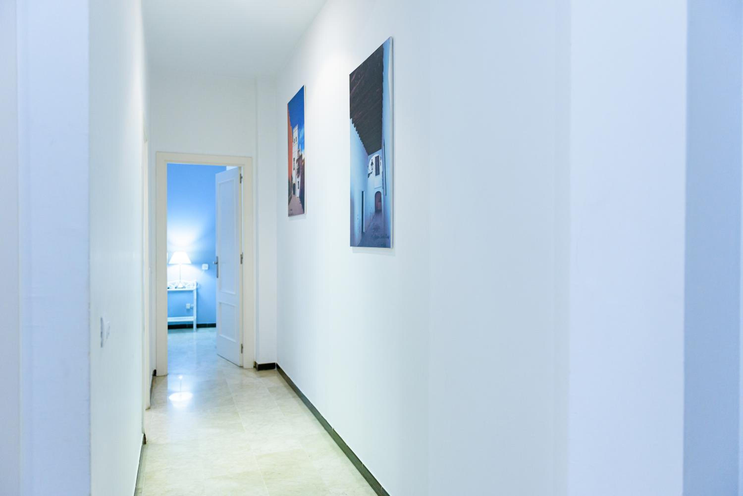 Superior One-Bedroom Apartment - Photo 46