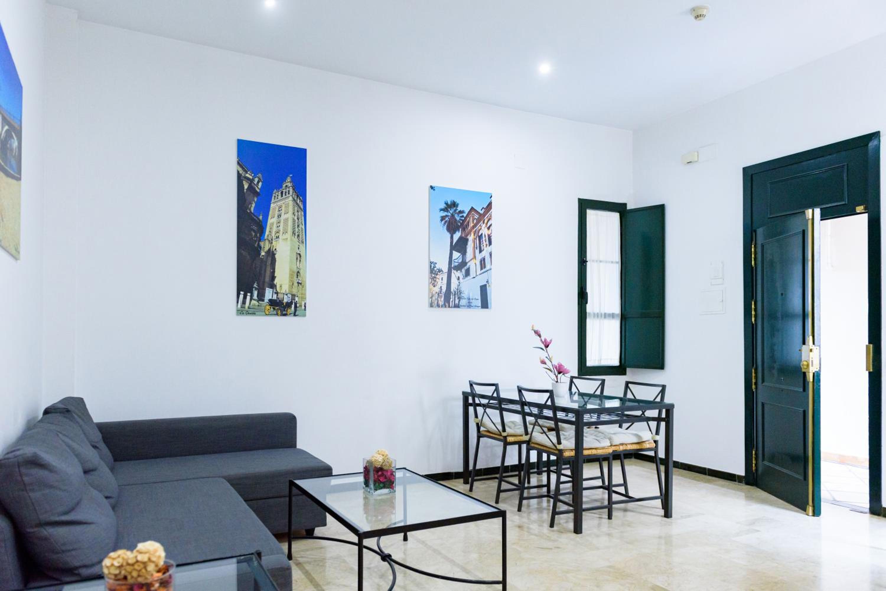 Superior One-Bedroom Apartment - Photo 19
