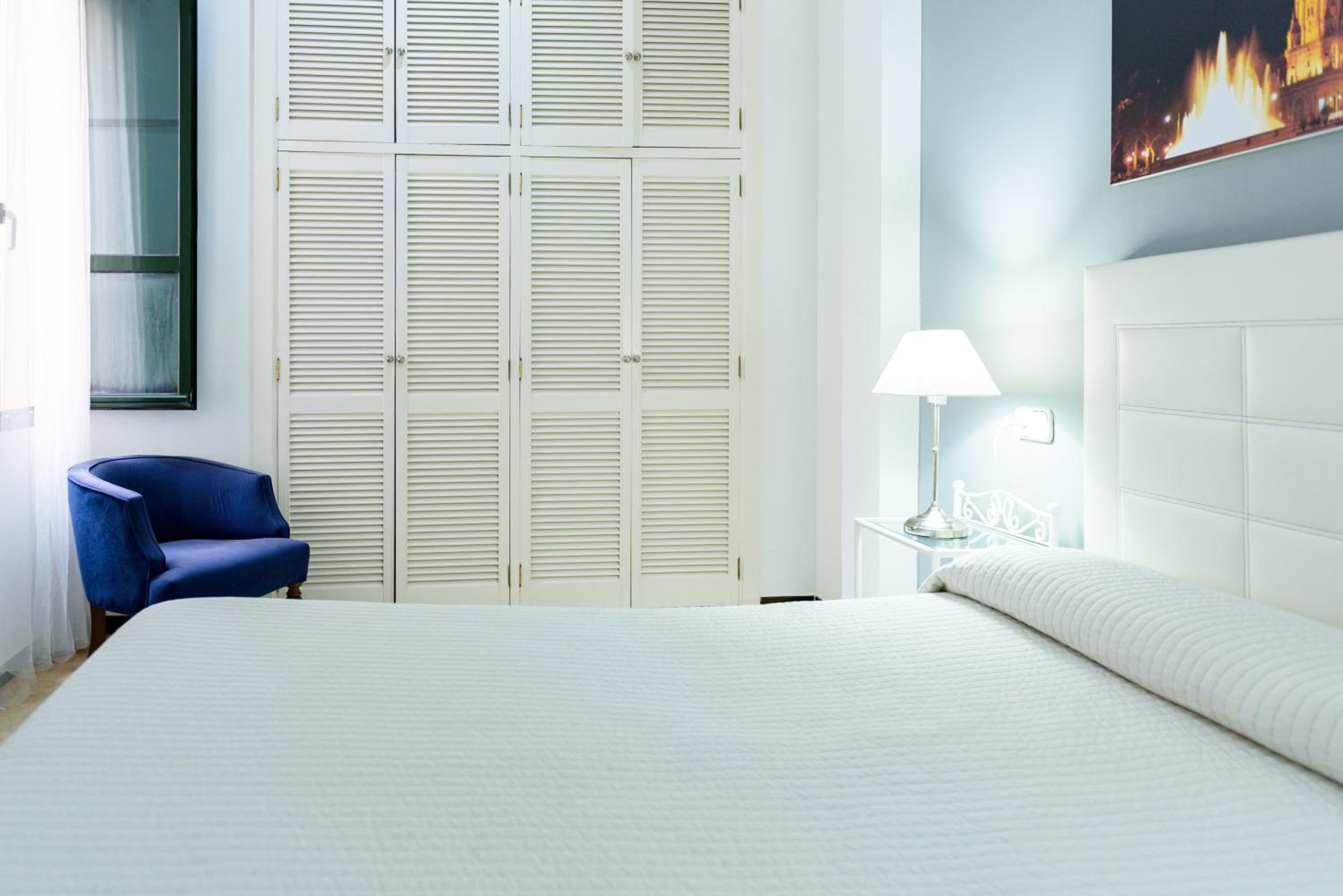 Superior One-Bedroom Apartment - Photo 6