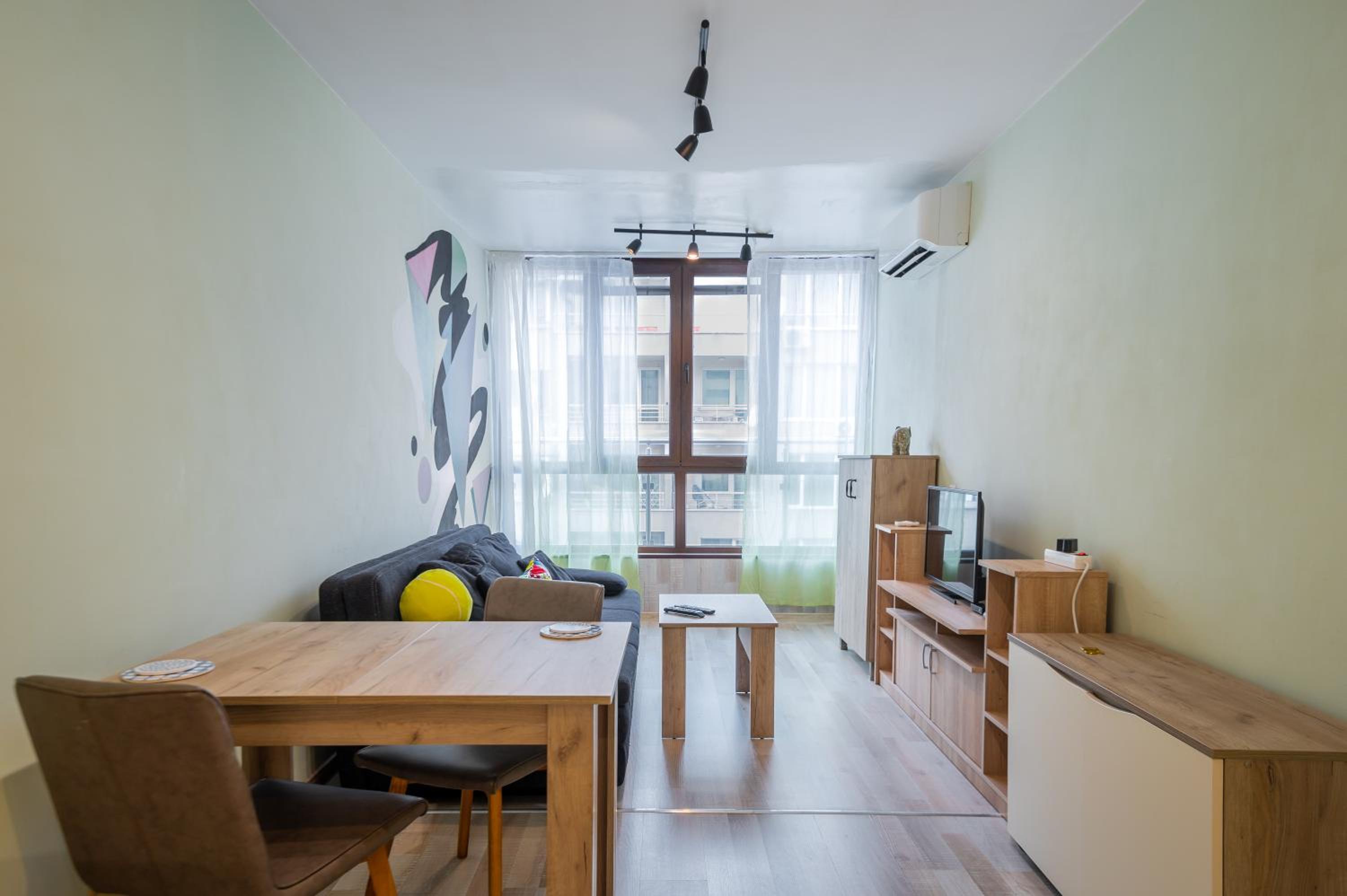 One-Bedroom Apartment