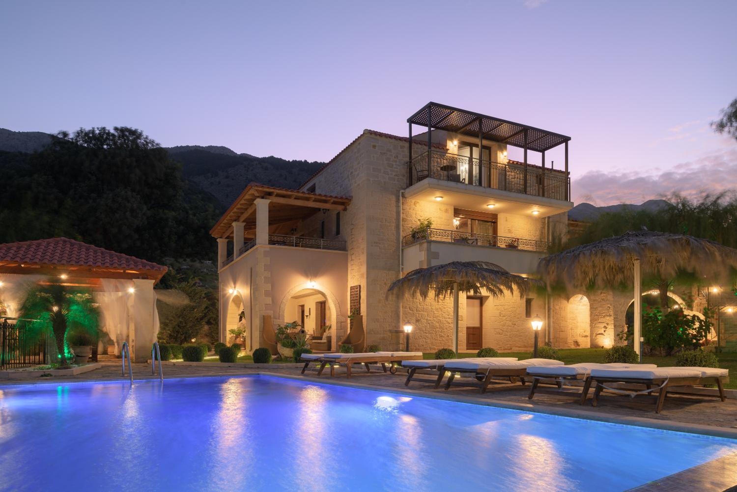 Superior Villa photo 2