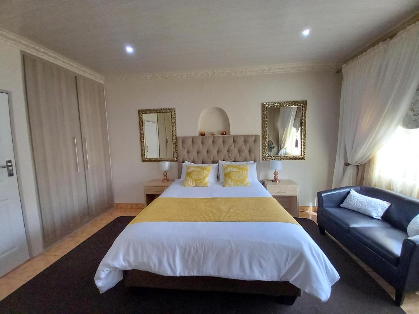 Double Room with Private Bathroom photo 1