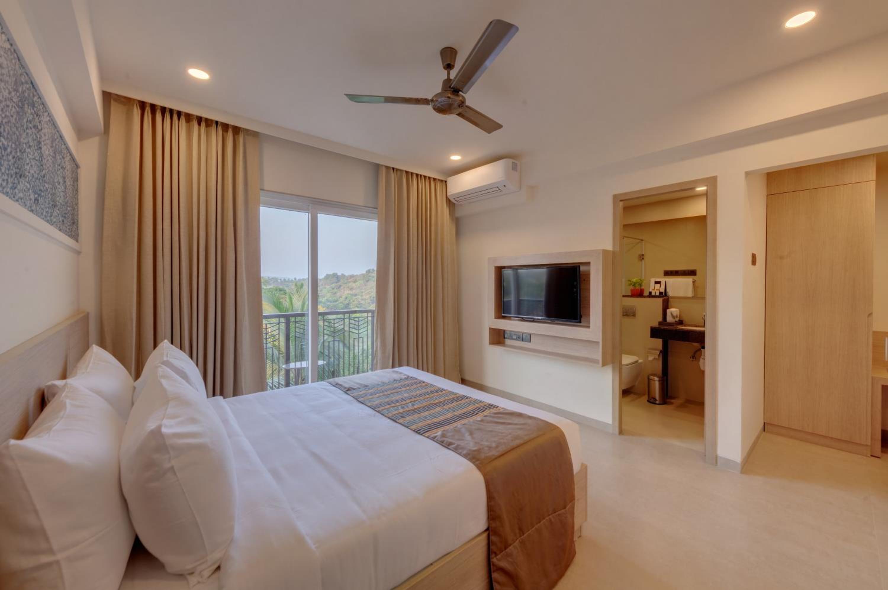 Fern Classic Premium Suite, 2 Queen Beds & 2 Twin Beds