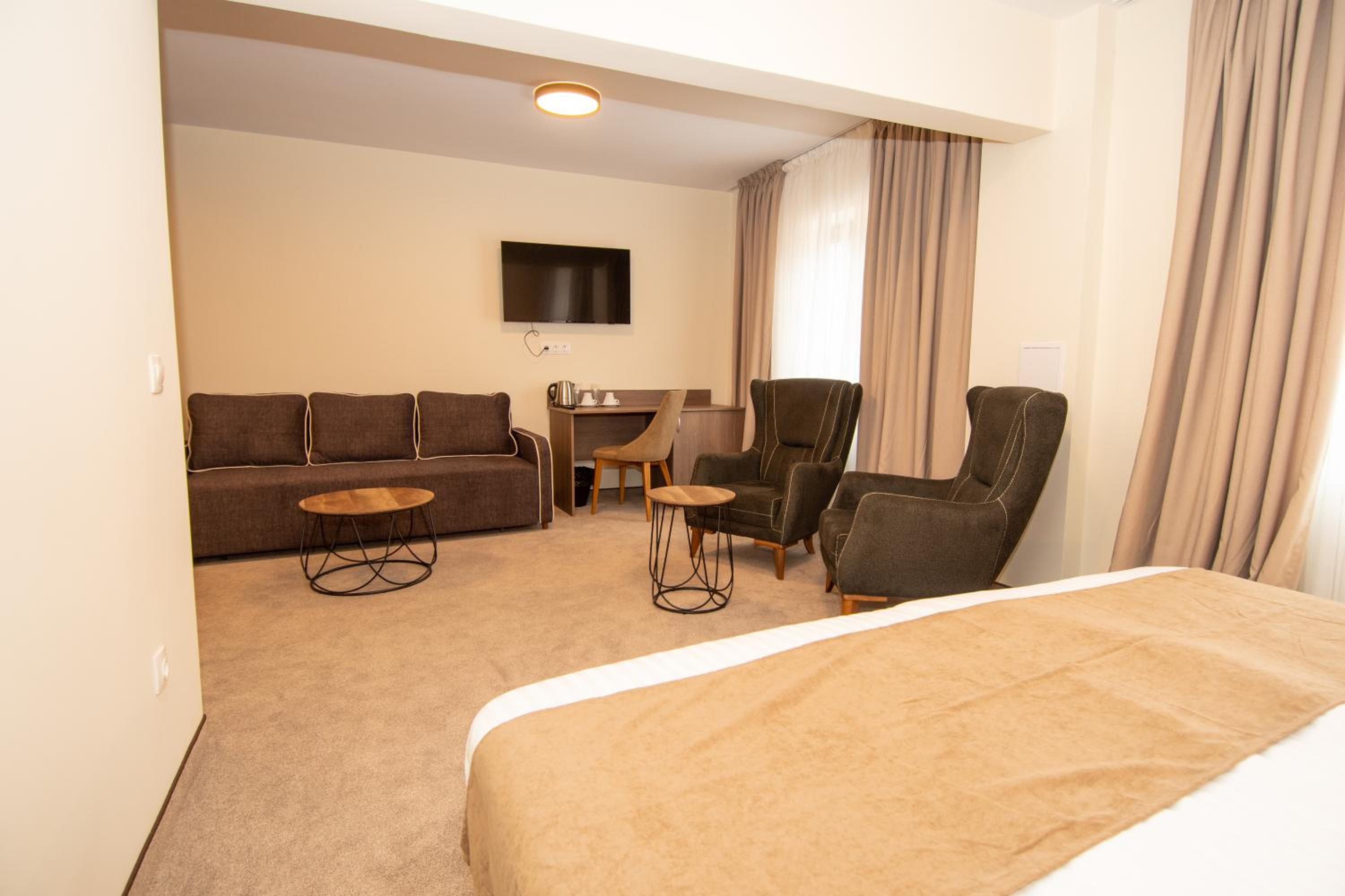Family Room - Photo 3