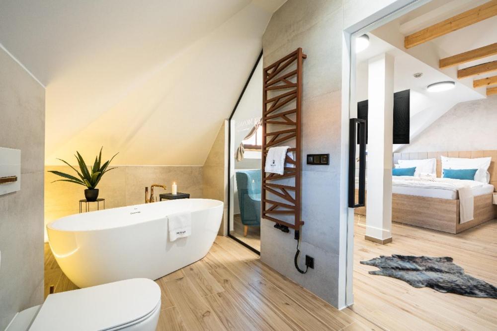 Large Double Room photo 1
