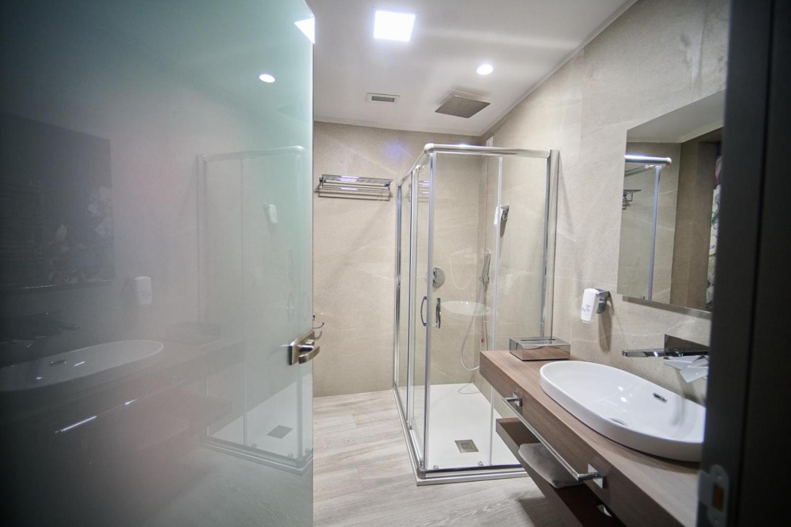 Superior Double Room - Photo 3