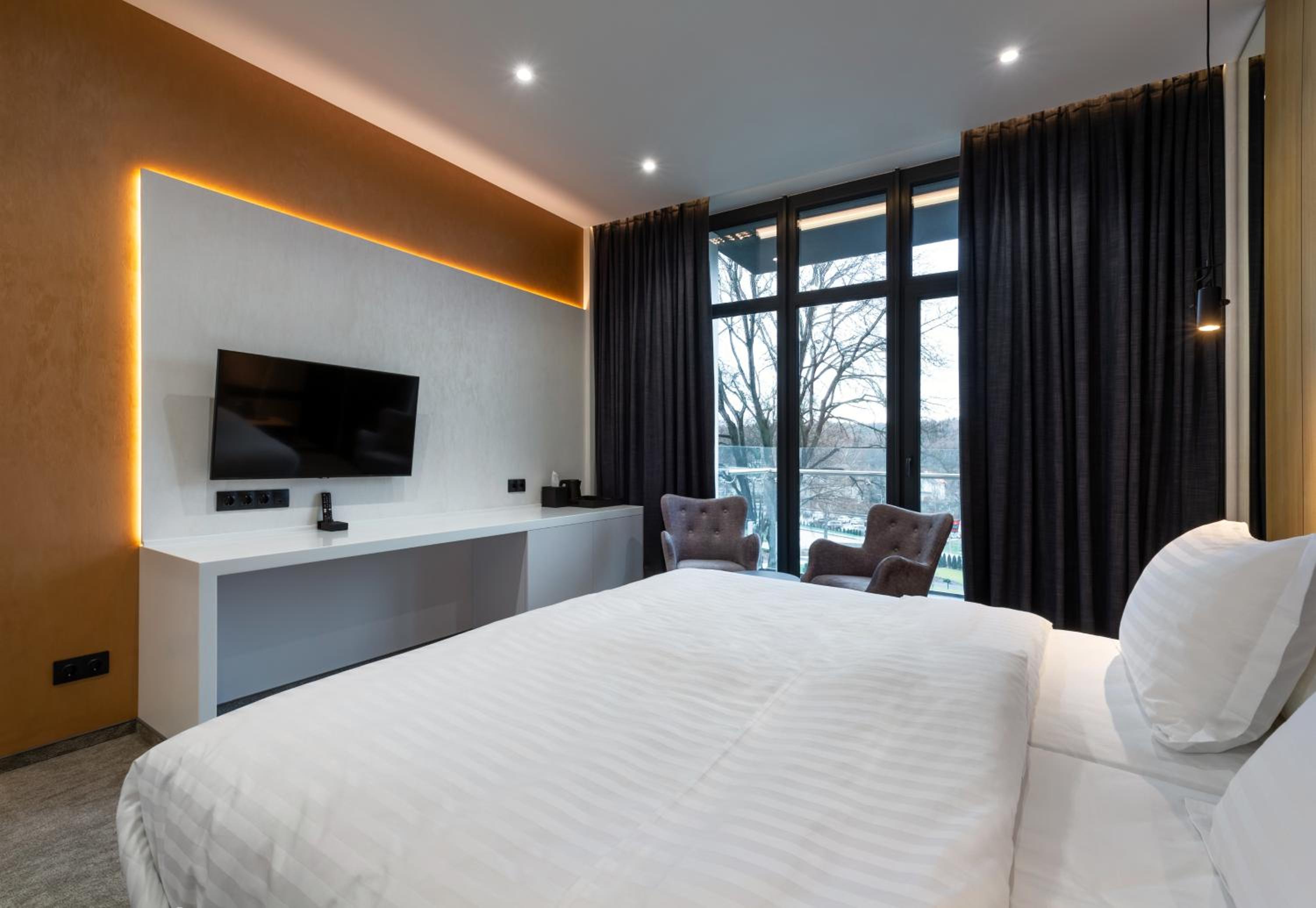Standard King Room photo 1