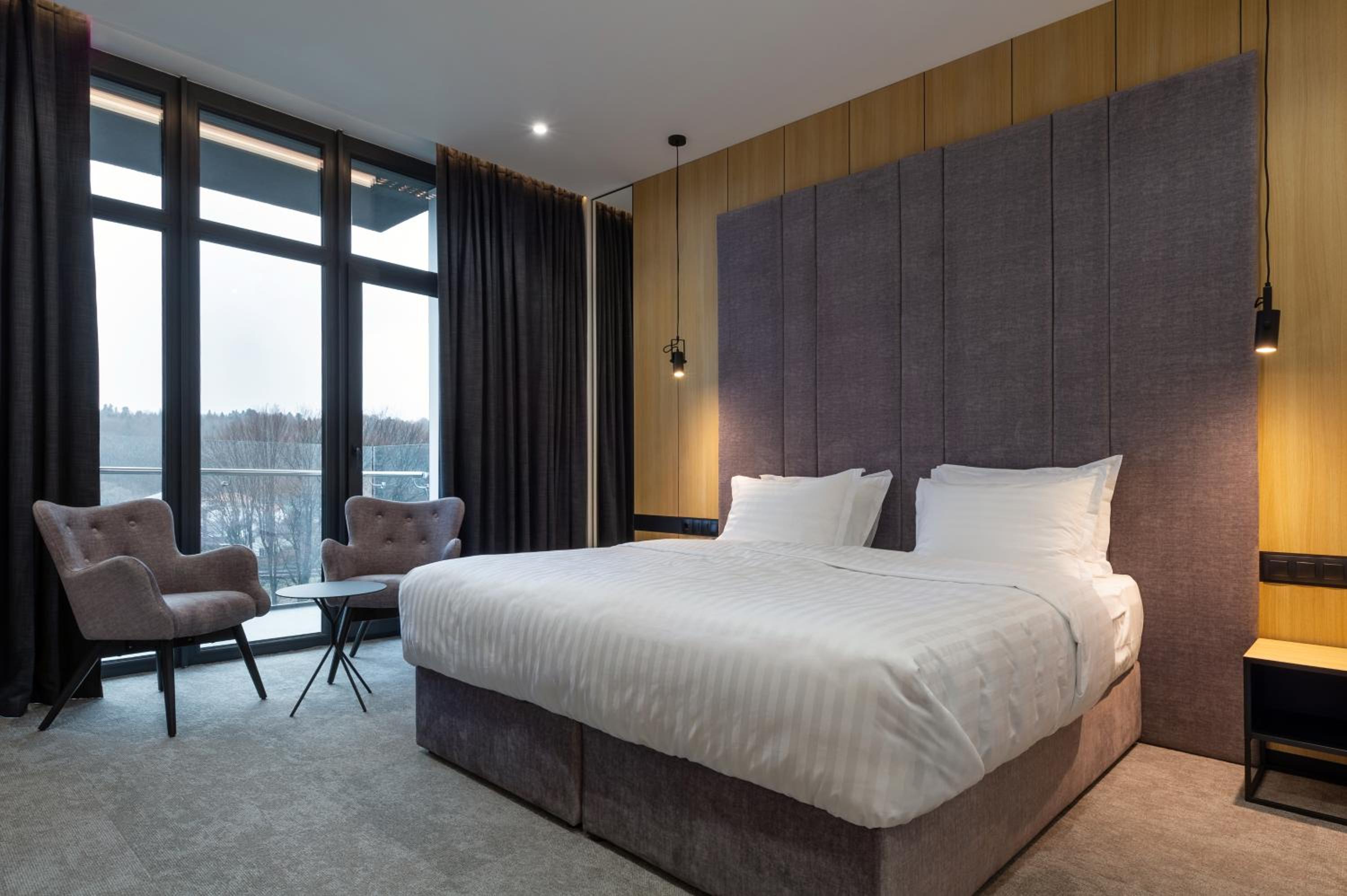 Standard King Room photo 3