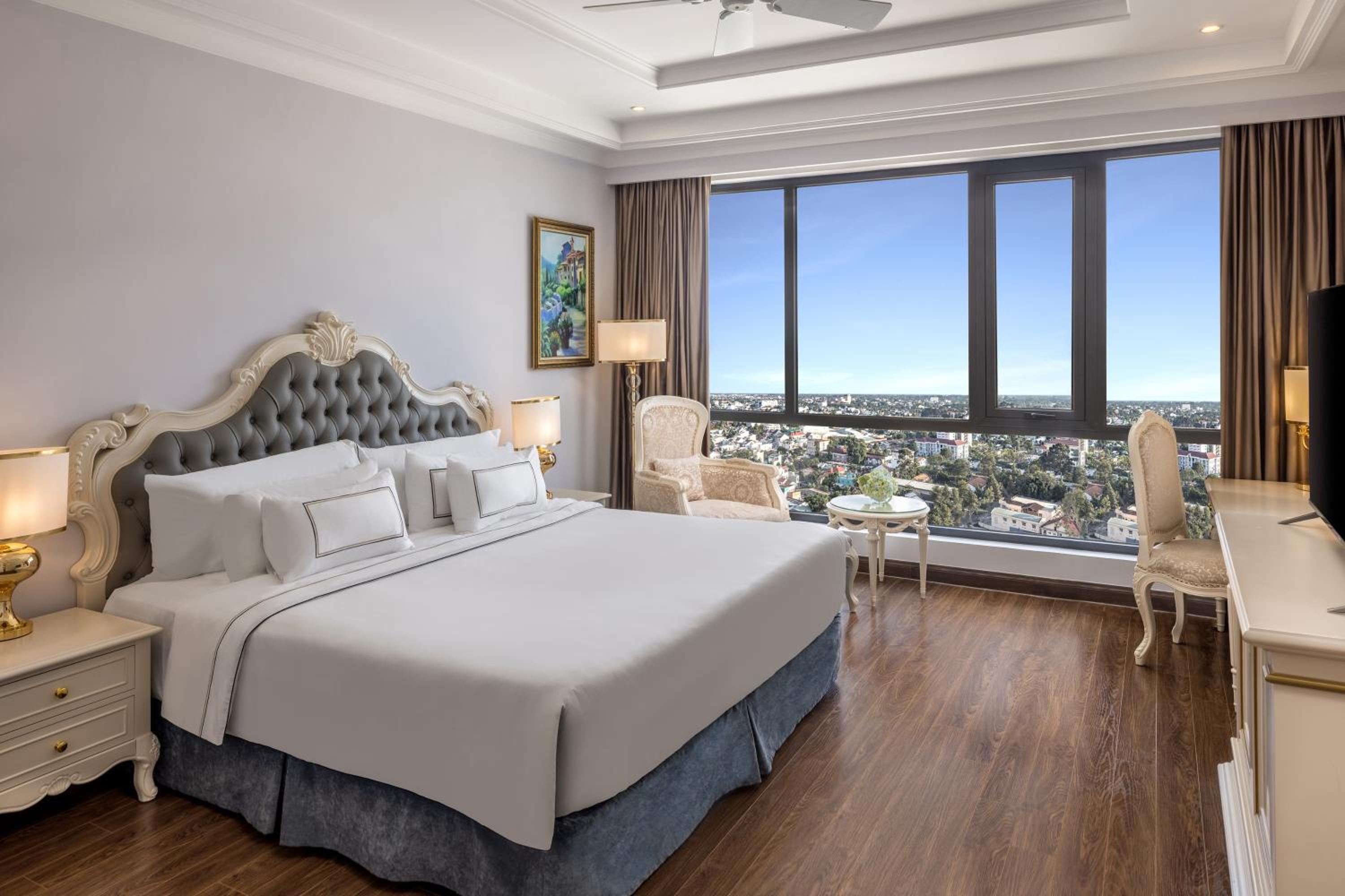 Two-Bedroom Premium Room with Mountain View photo 1