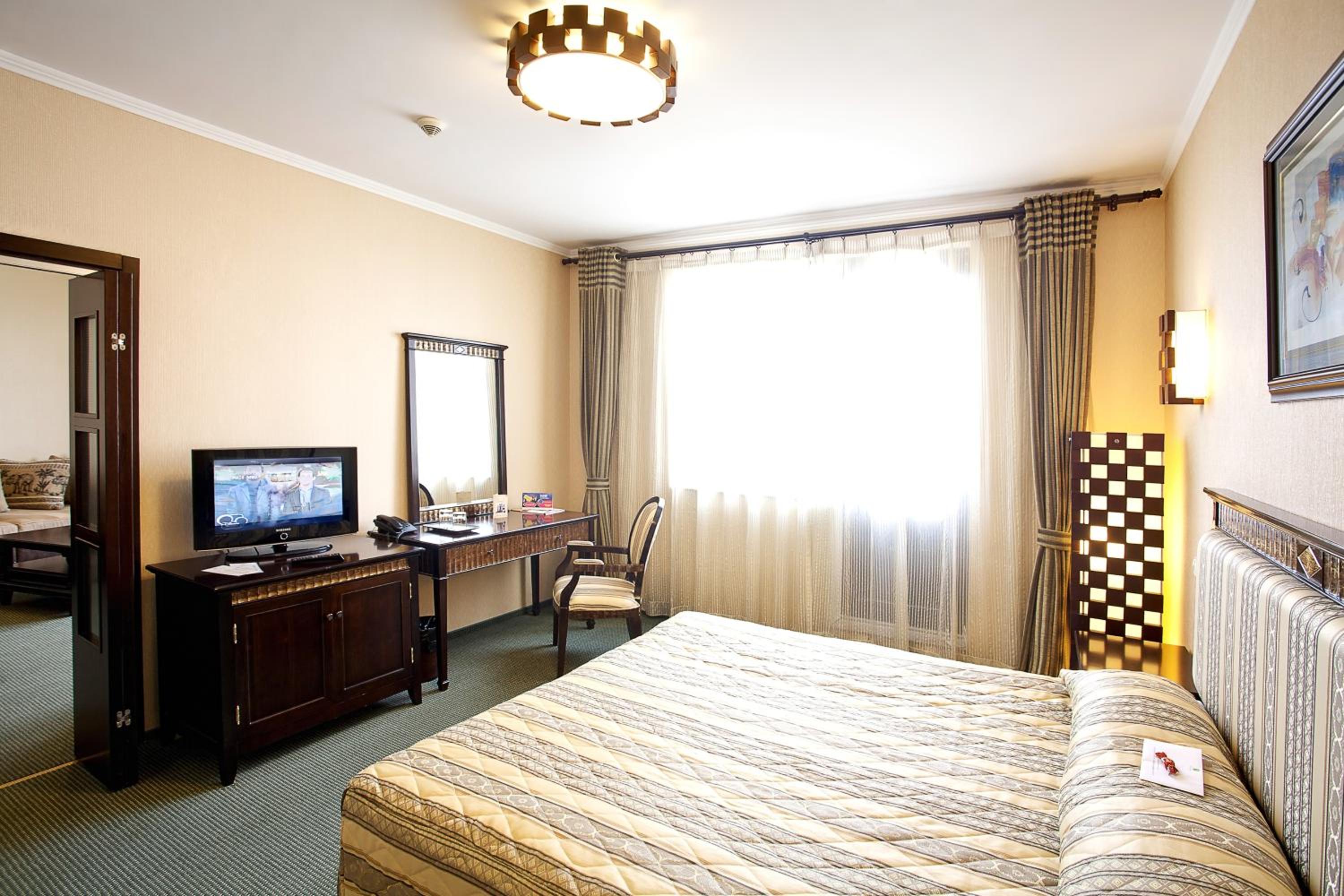 Double Room - Photo 8