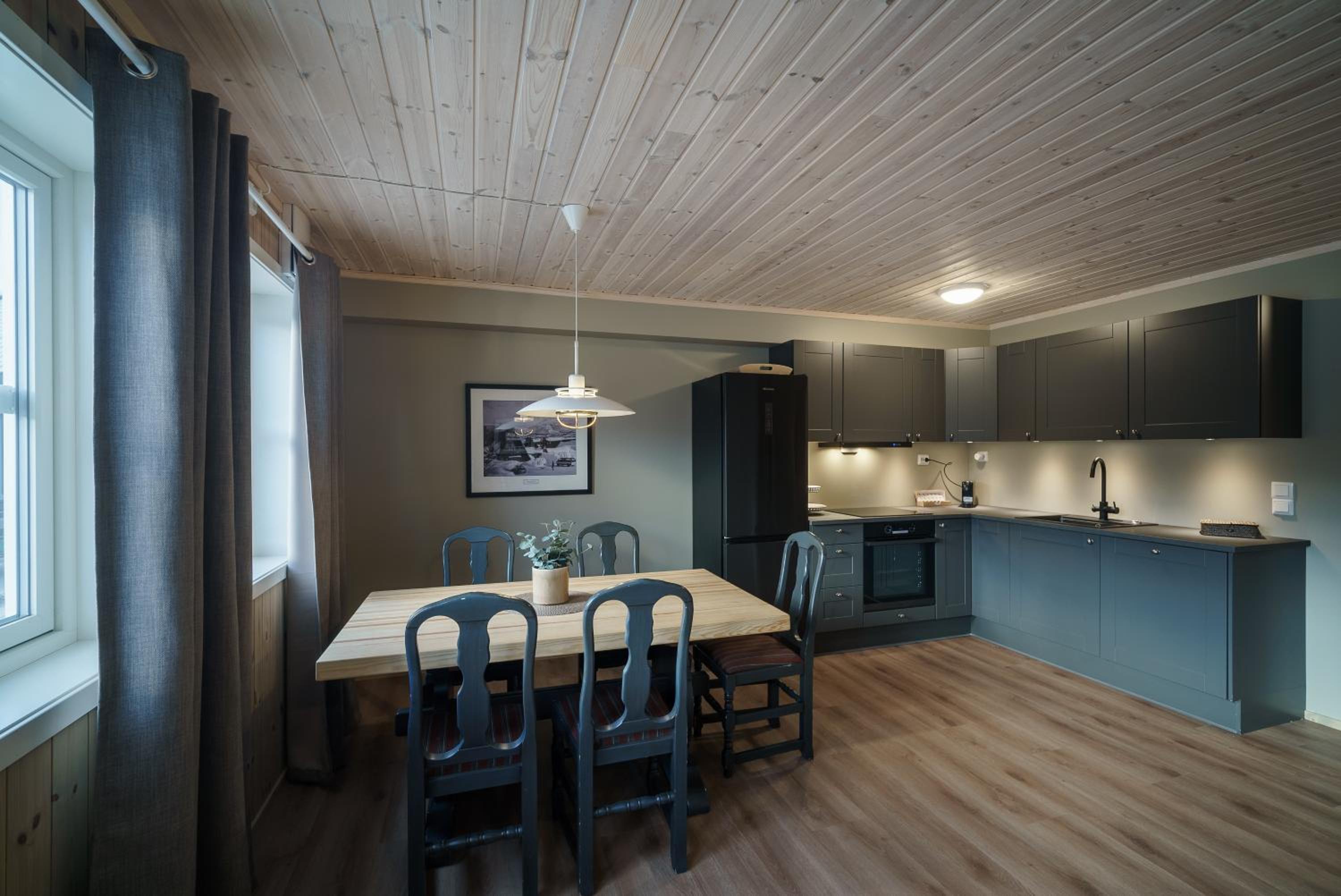 Two-Bedroom Apartment - Photo 4