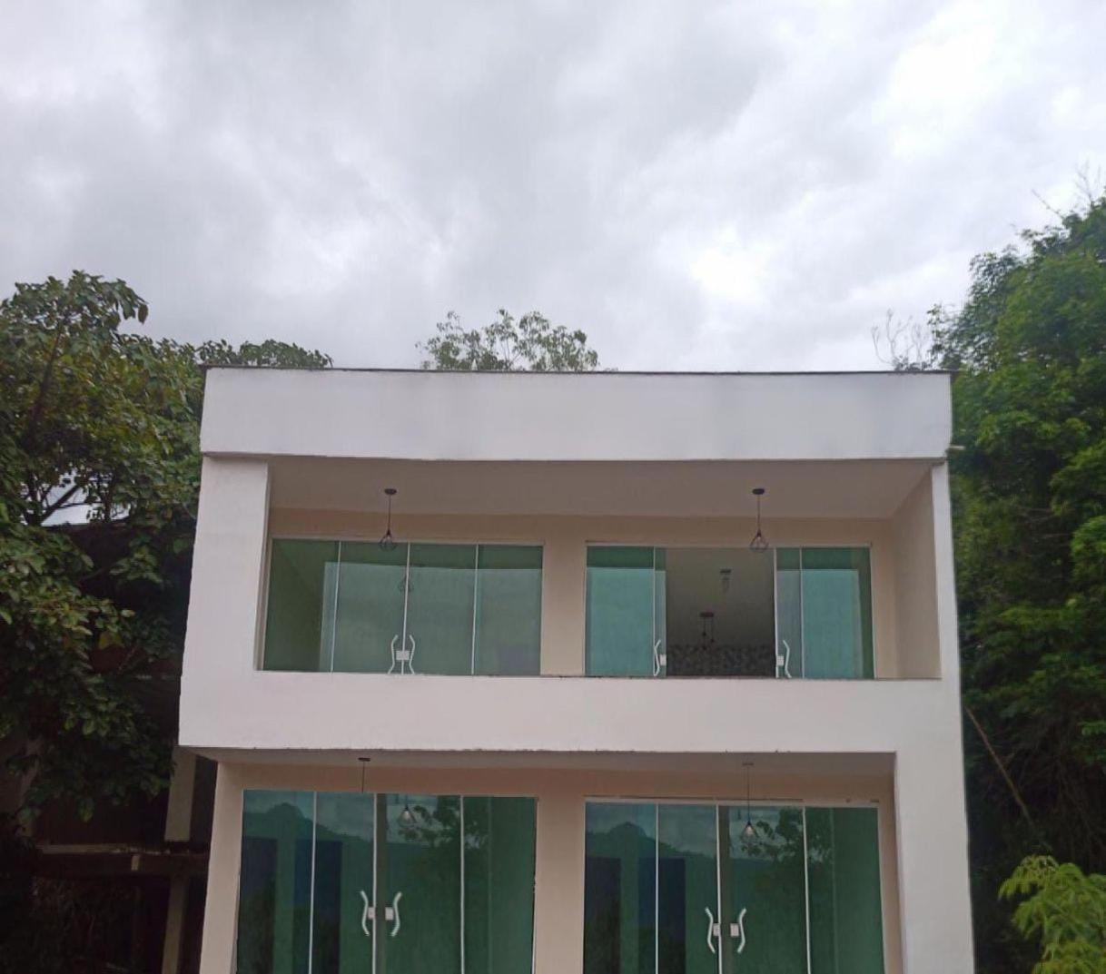 Three-Bedroom House photo 2