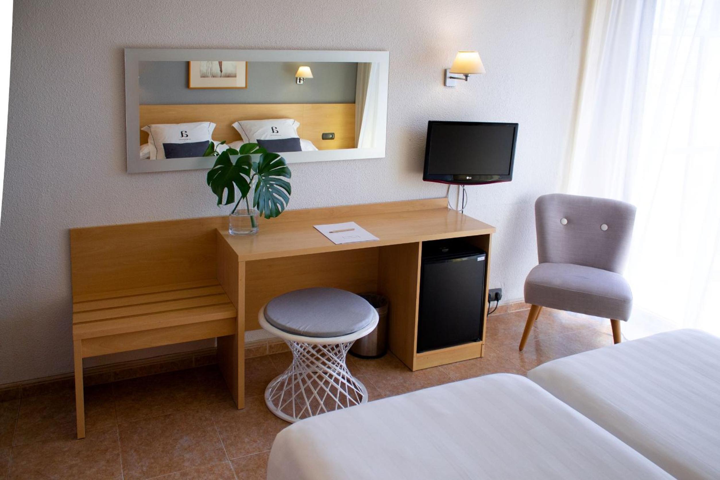 Standard Double or Twin Room photo 2
