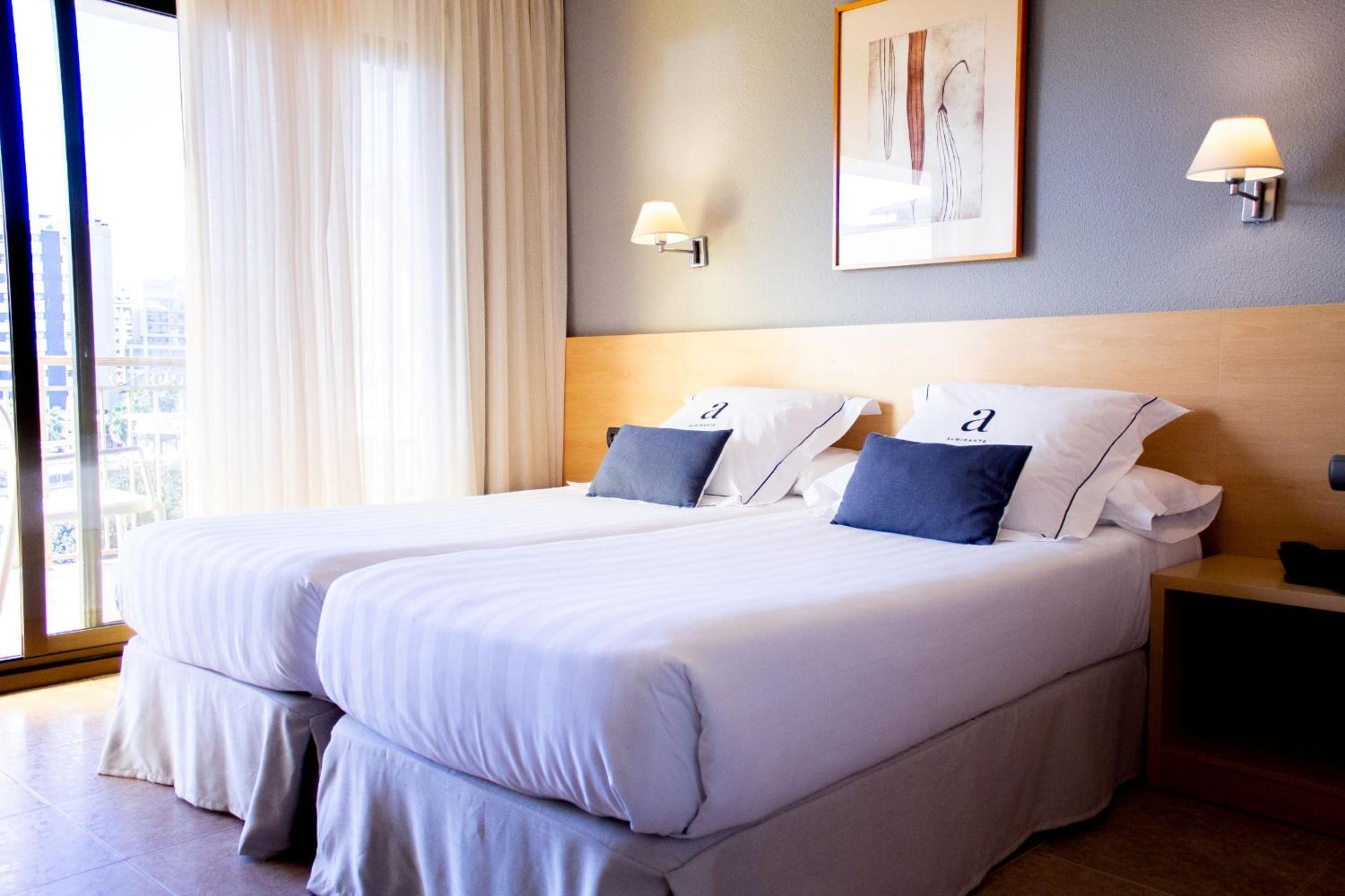 Habitación Doble Estándar o con Dos Camas Individuales.