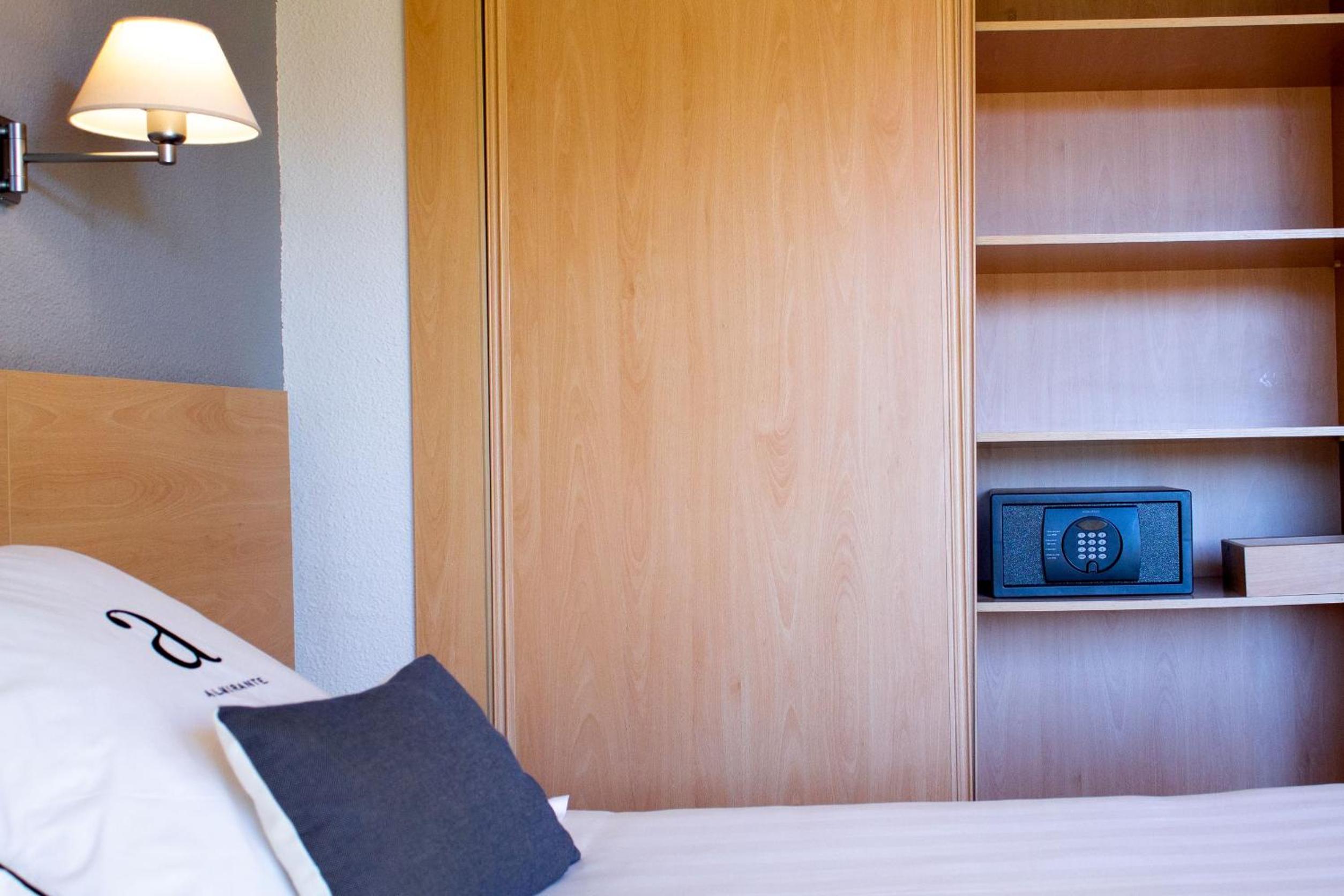 Double Room with Extra Bed (2 Adults + 1 Child) photo 2