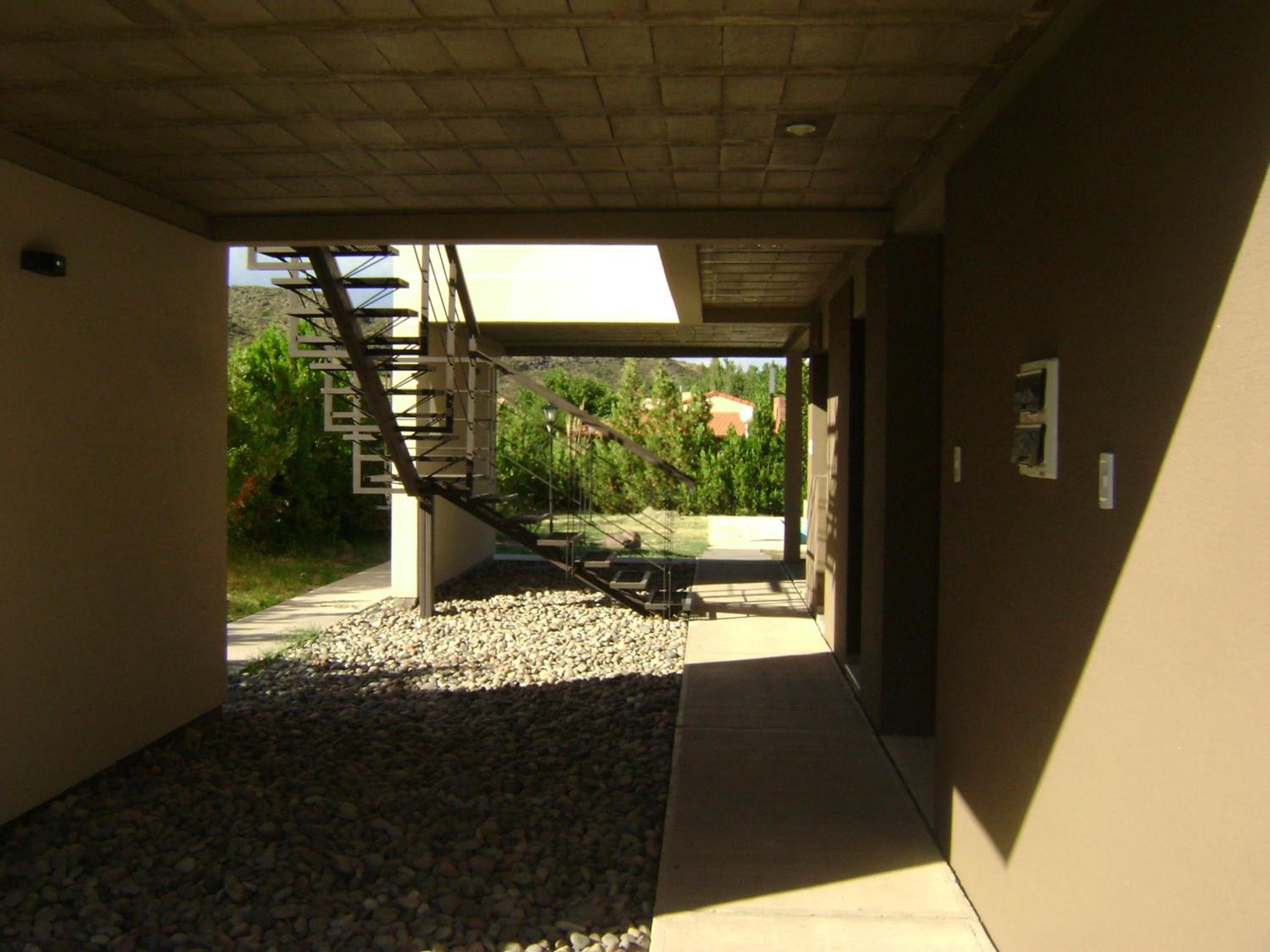 Three-Bedroom House photo 3