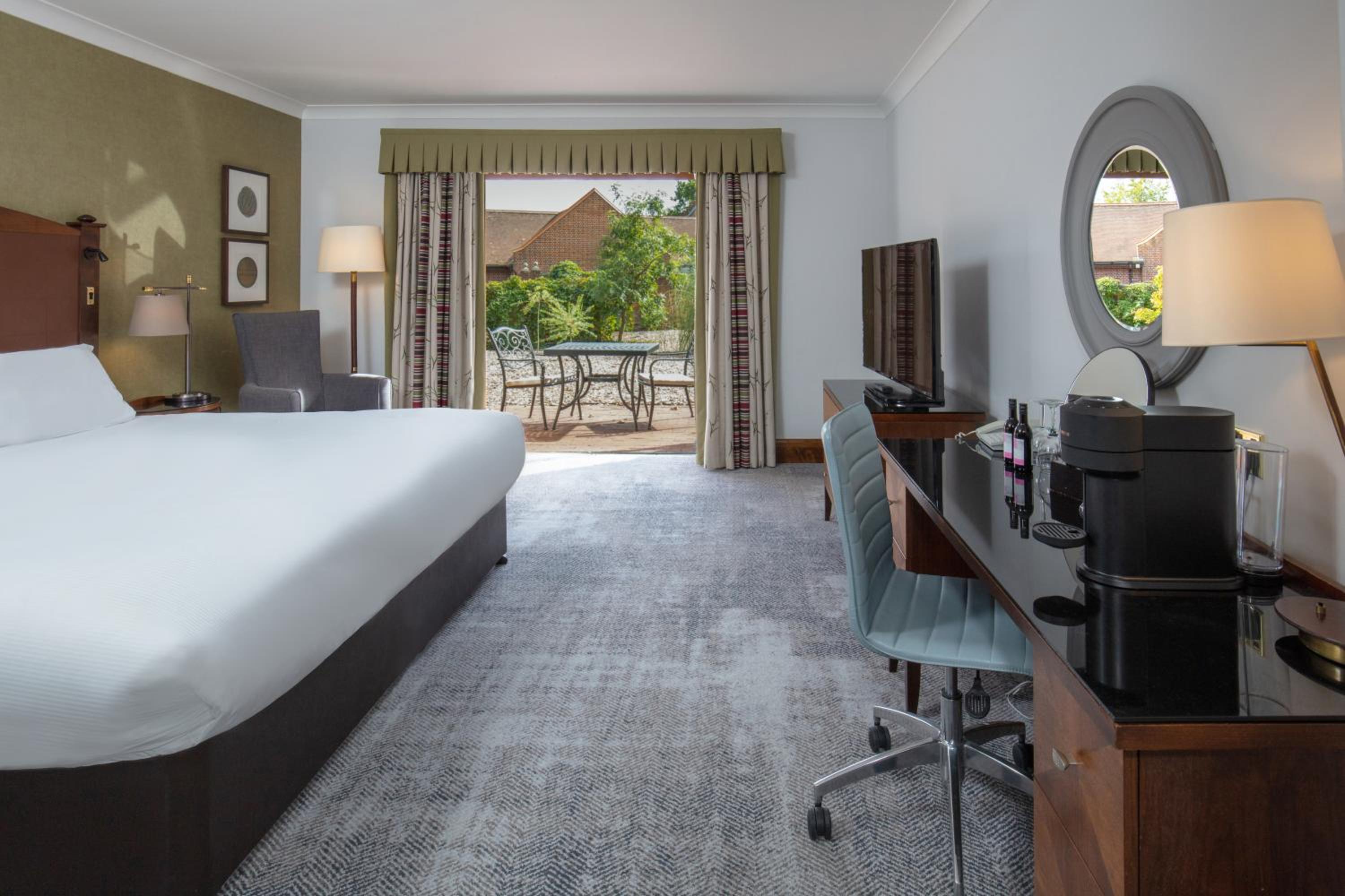 Superior King Room - Photo 1