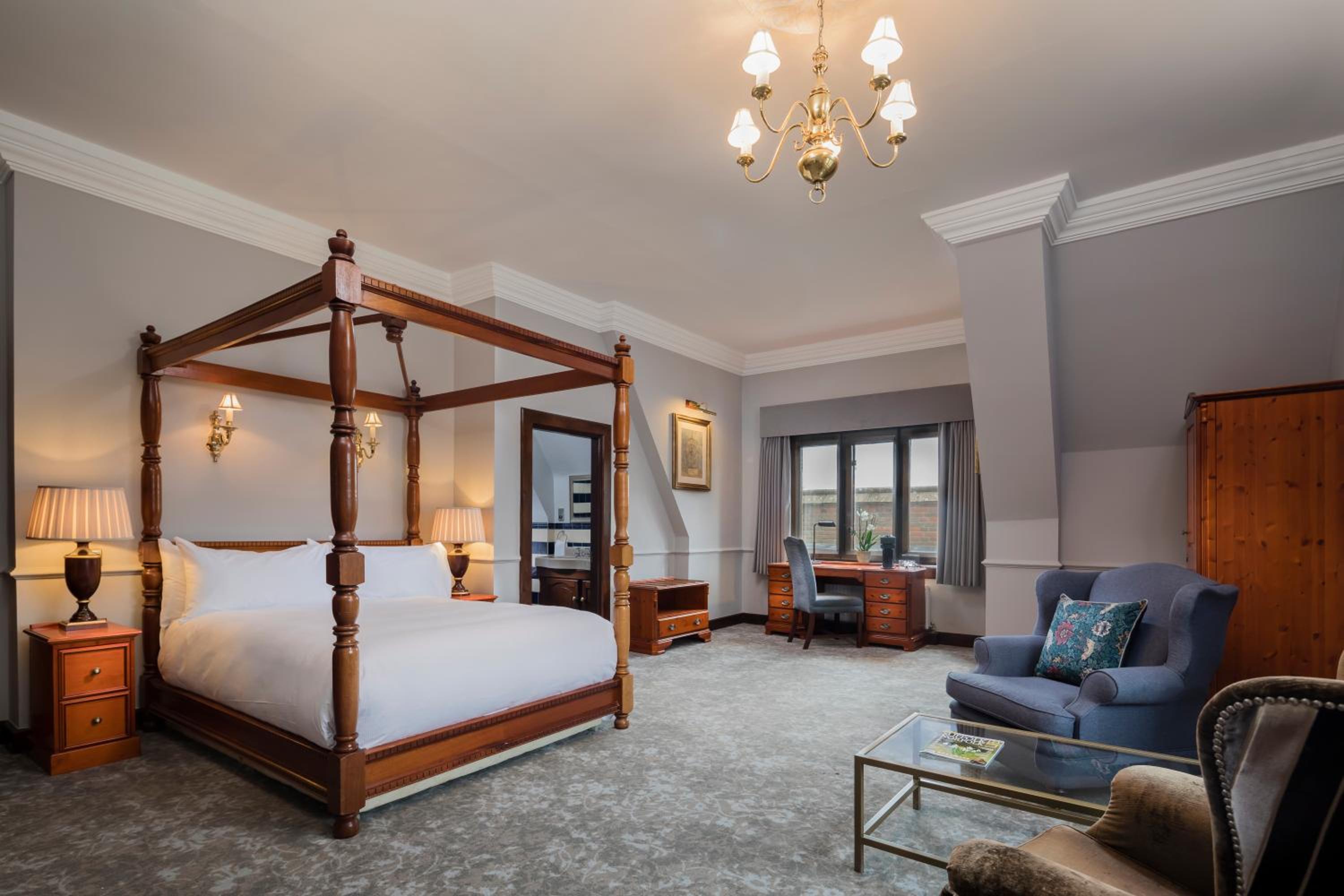 Four Poster Room - Photo 1