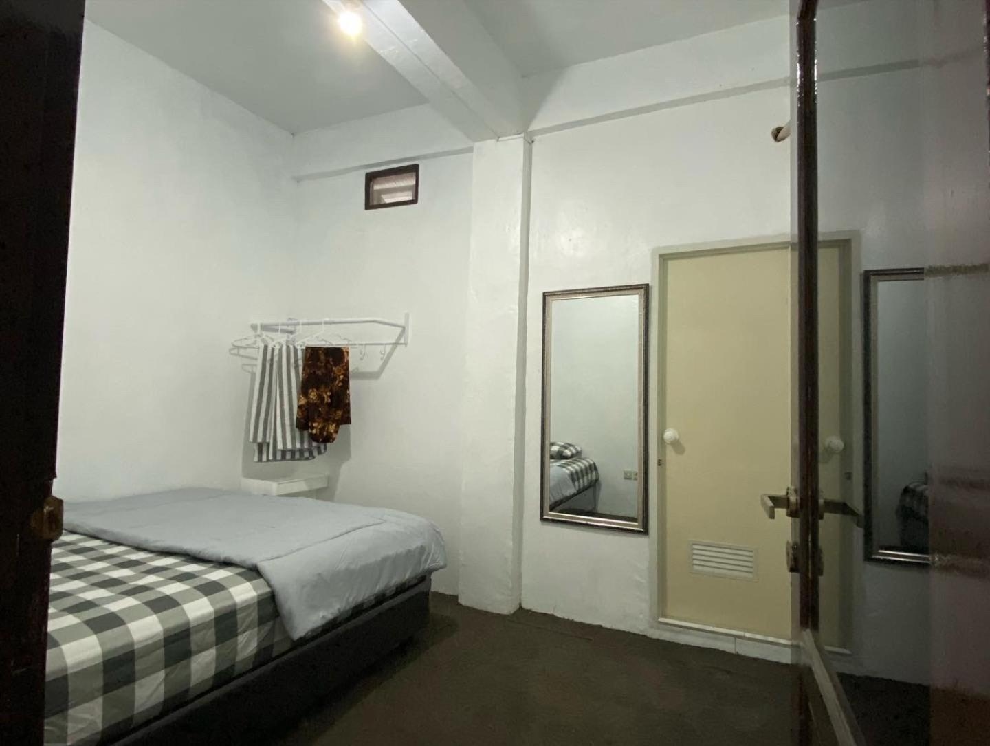Double Room - Photo 8