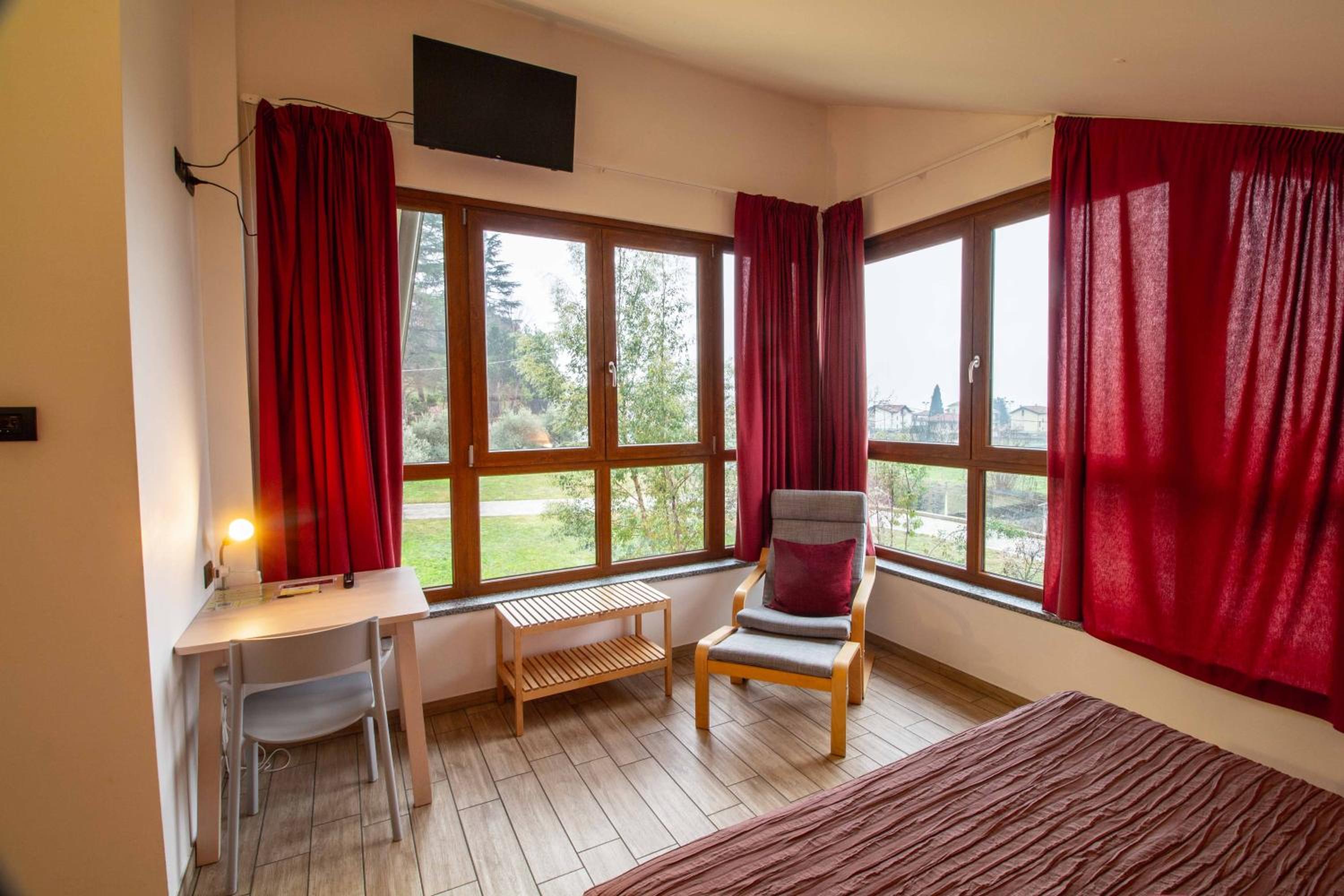 Double or Twin Room with Garden View - Photo 1