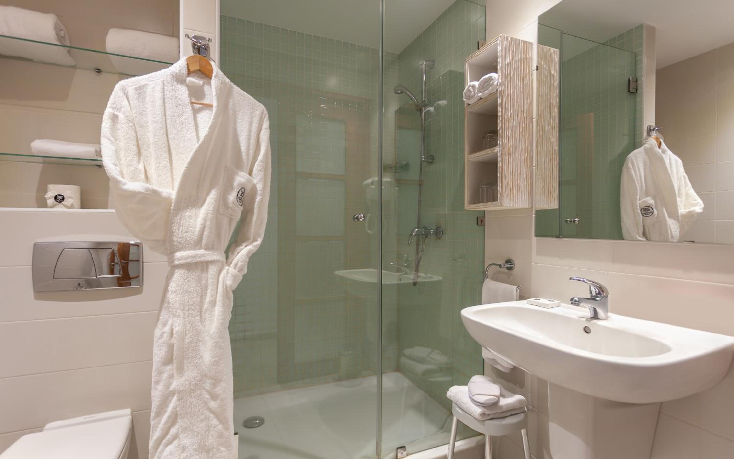 Standard Room - Photo 2