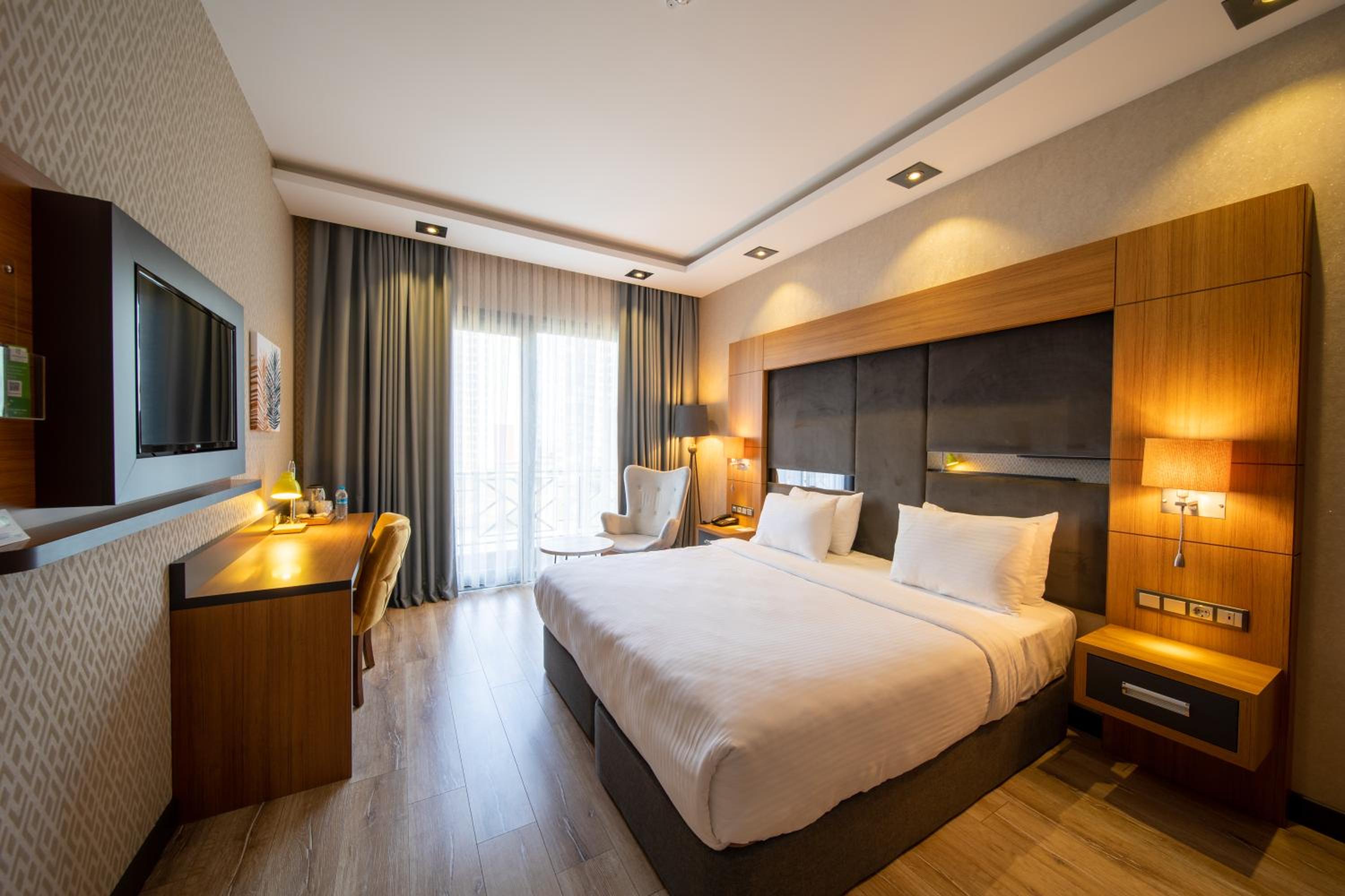 Standard King Room - Non-Smoking