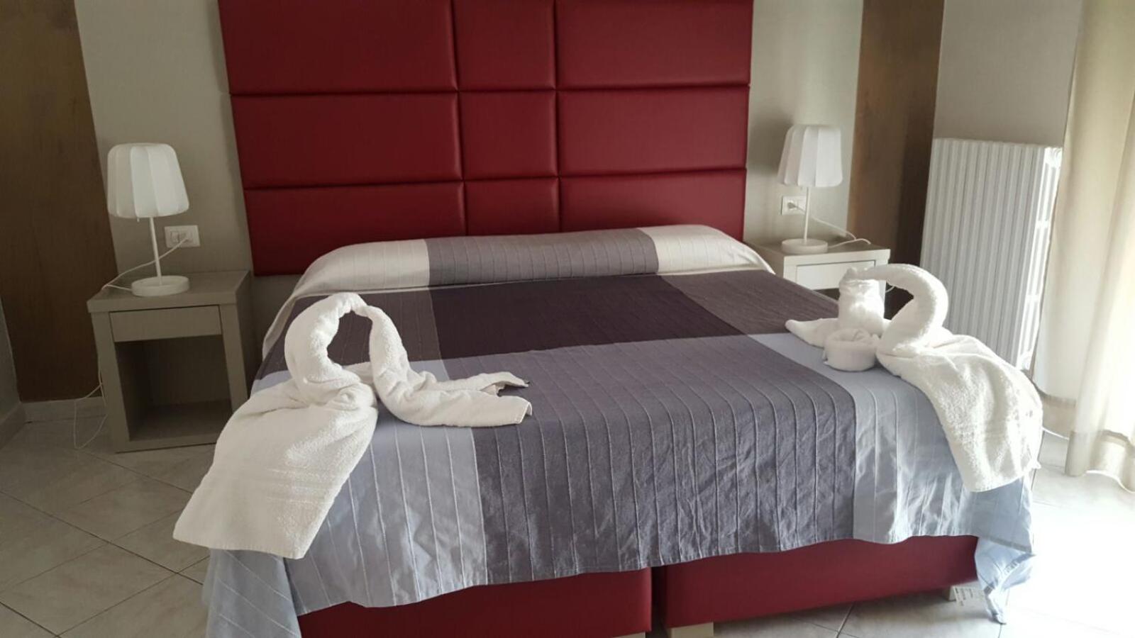 One-Bedroom Apartment - Photo 3