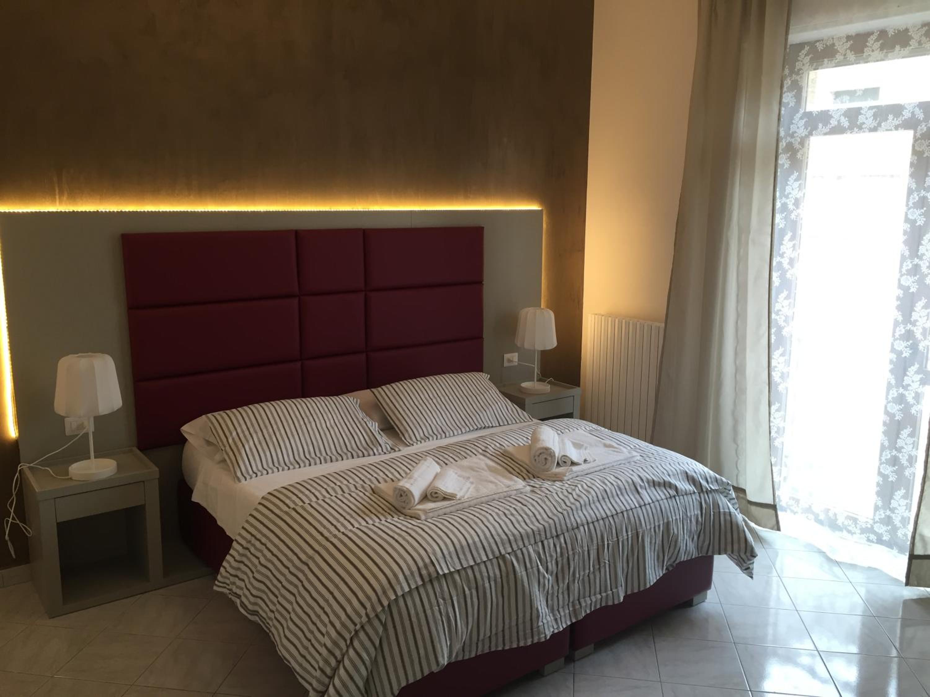 One-Bedroom Apartment - Photo 5