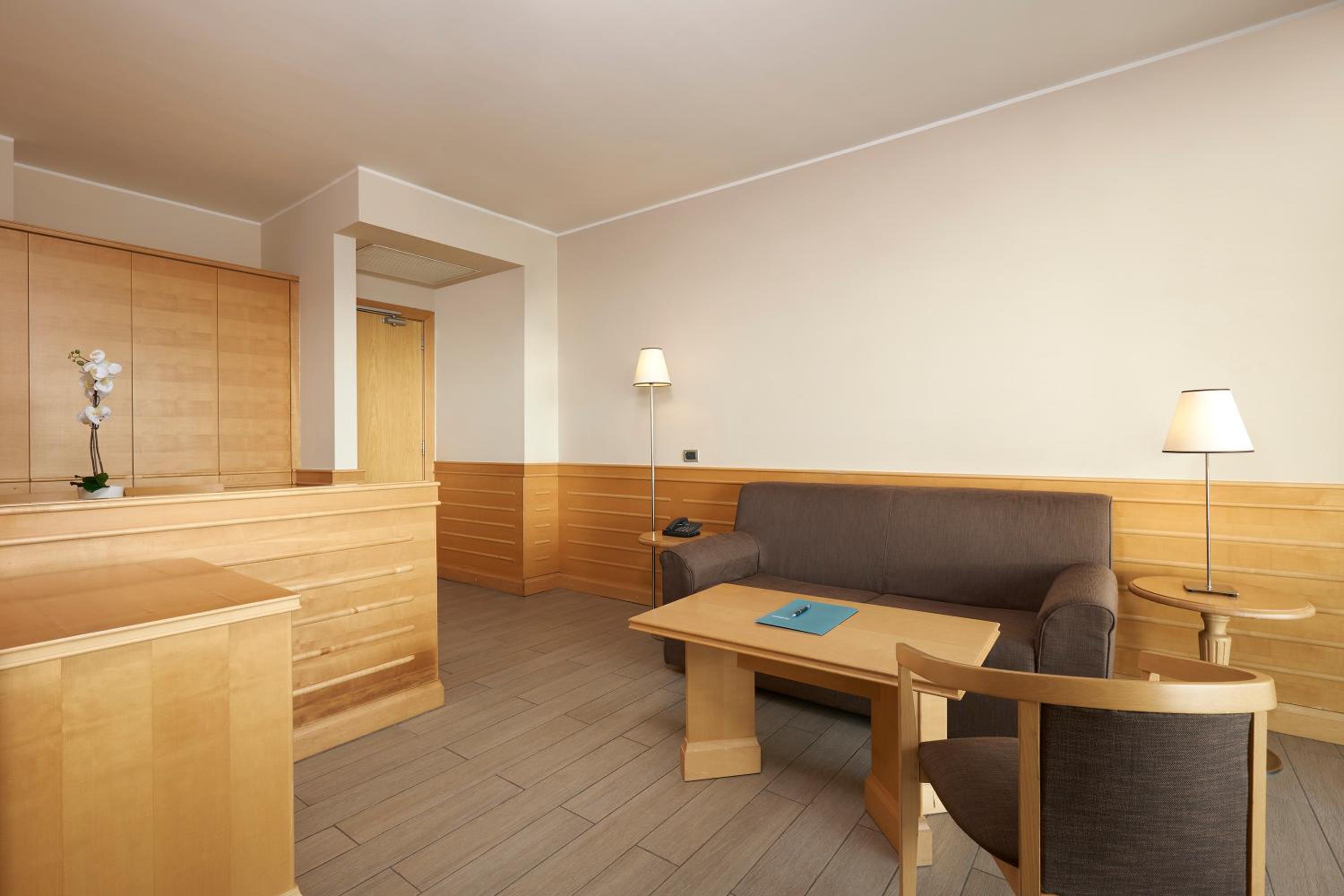 Junior Suite with Balcony photo 2